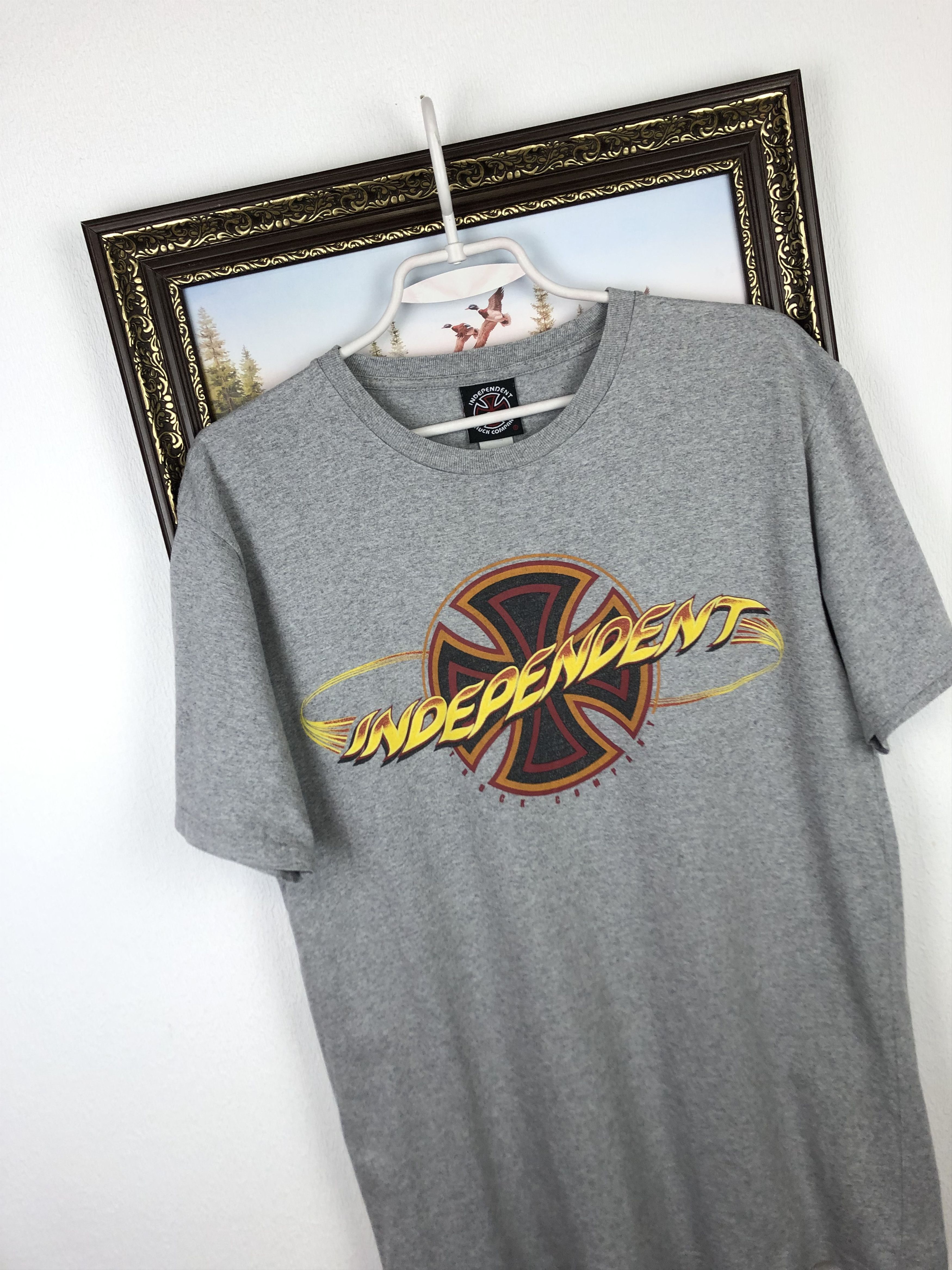 Vintage Vintage The Independent Truck Company Skate Shirt Tee Y2k Size US M / EU 48-50 / 2 - 3 Thumbnail
