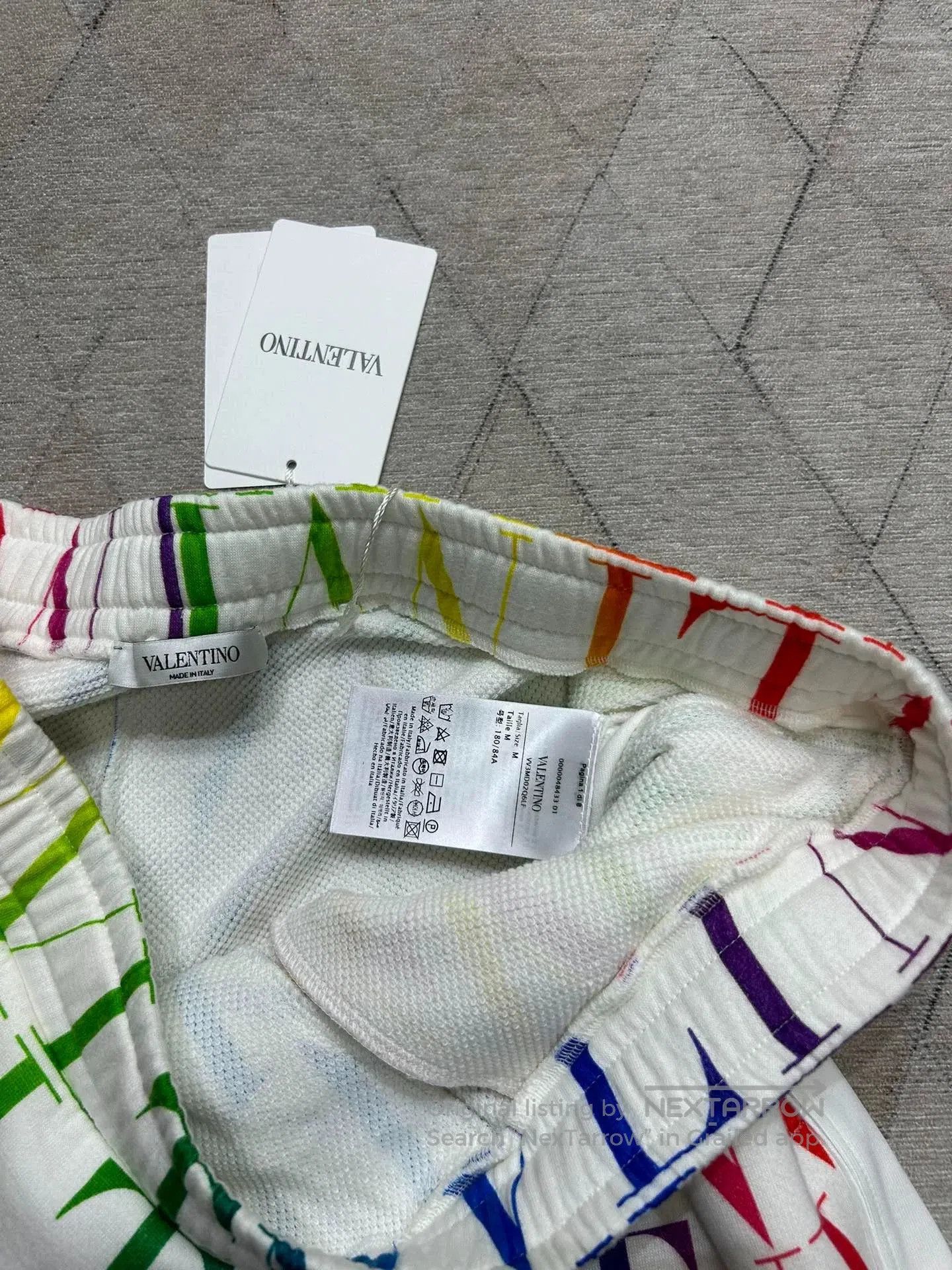 Valentino Valentino 22SS Logo Print Shorts. Size US 26 / EU 42 - 5 Thumbnail