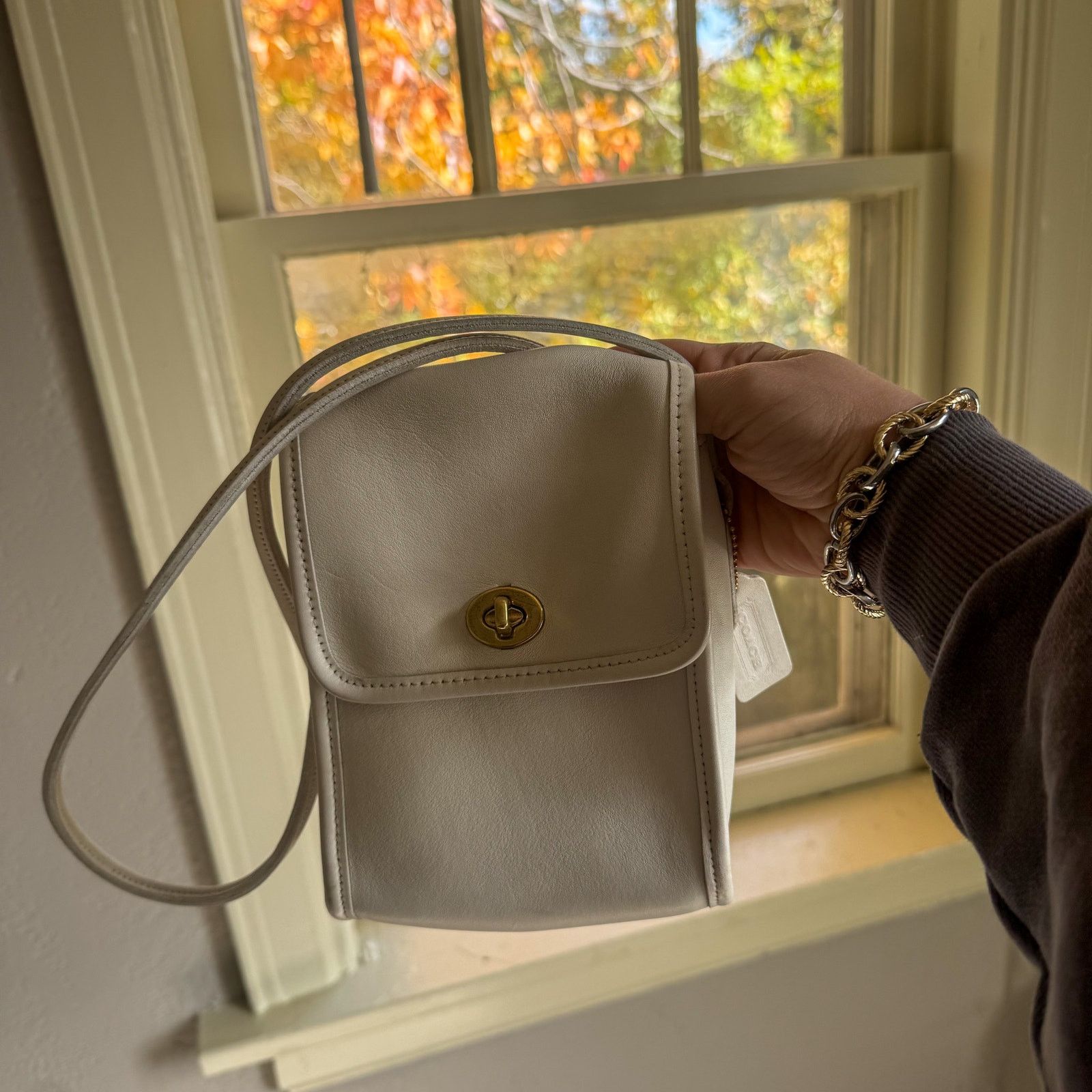 Coach 🥛 COACH 9993 White/Cream Leather Mini Turnlock Crossbody Size ONE SIZE - 1 Thumbnail