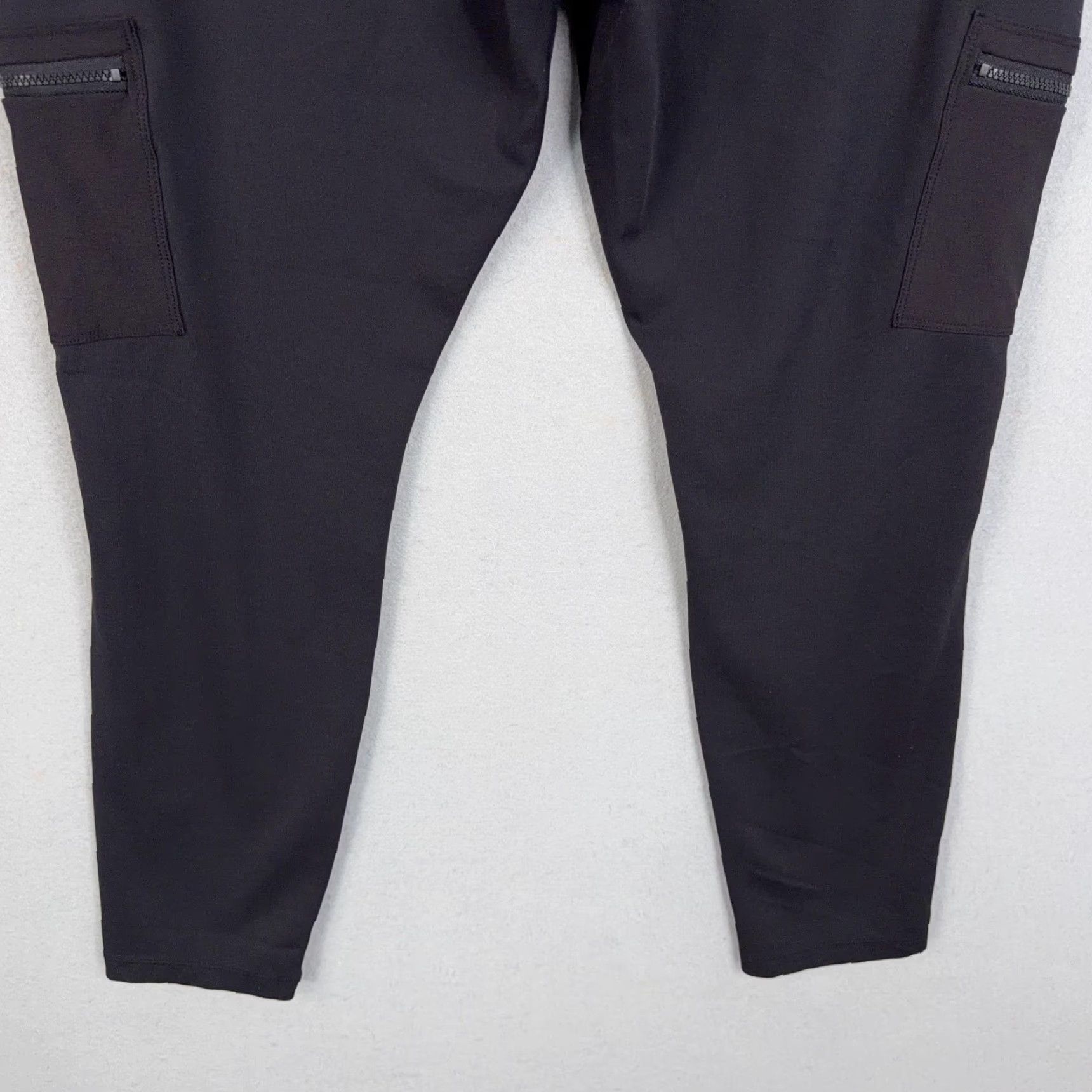Athleta Athleta Leggings Womens 12 Black Ankle Cargo Pocket Zip Hiking Yoga Running Pant Size 34" / US 12 / IT 48 - 6 Thumbnail