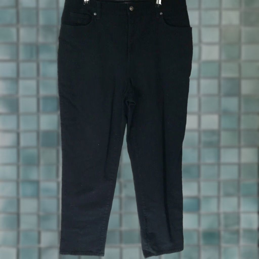 Gloria Vanderbilt Gloria Vanderbilt Amanda Womens Straight Black Denim Jeans 34" Waist 30" Inseam 14 Regular Pattern Solid Dark Wash Belts Loops Zipper Logo Size 36" / US 14 / IT 50 - 1 Thumbnail