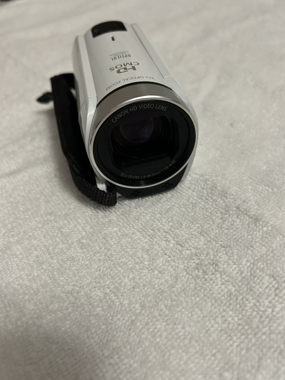 Canon Digital camera ( Canon Vixia HF R600 Camcorder) Size ONE SIZE - 2 Thumbnail