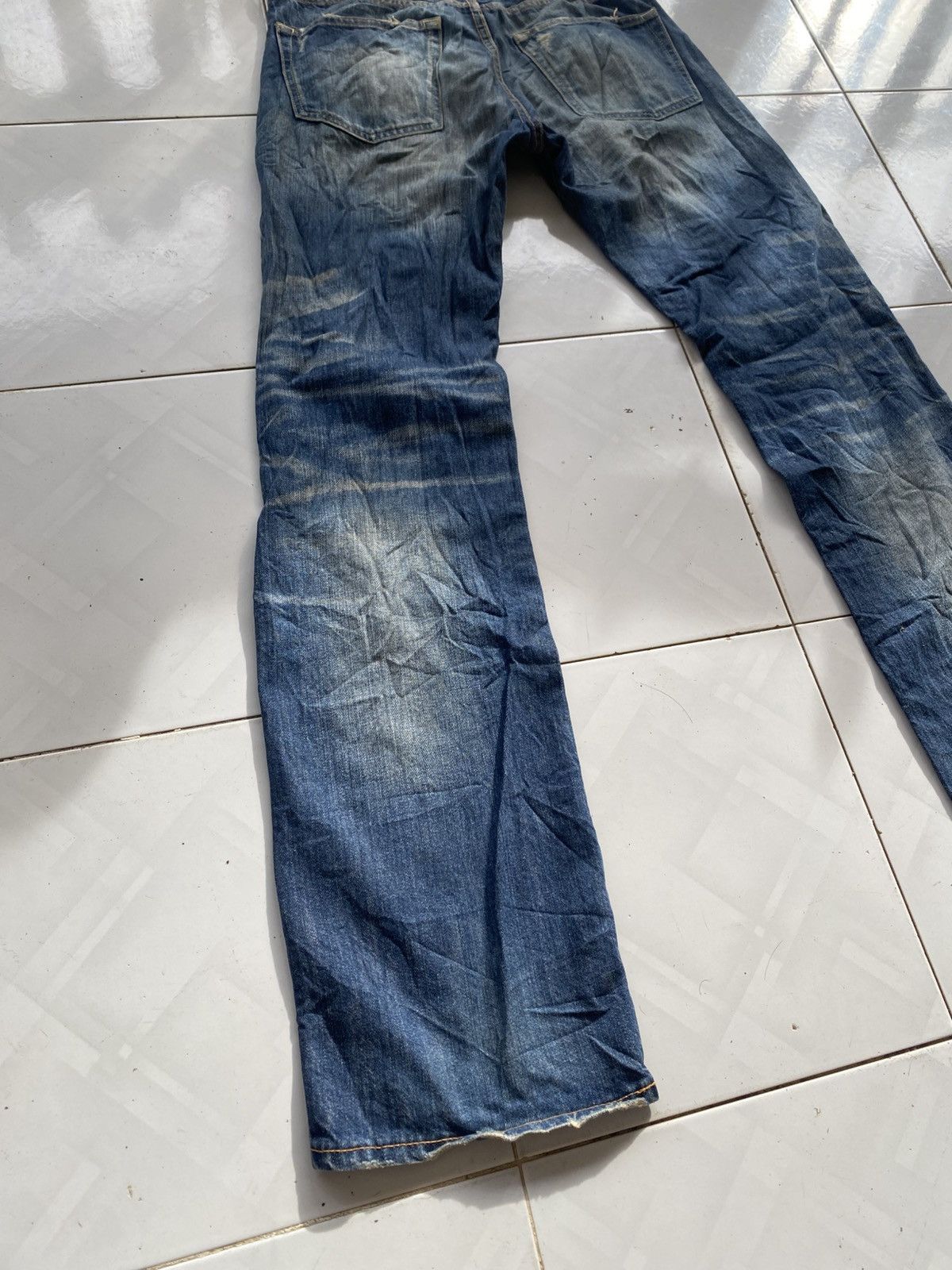 Undercover × Uniqlo UJ Regular Straight Fit Distressed Denim Size US 32 / EU 48 - 6 Thumbnail