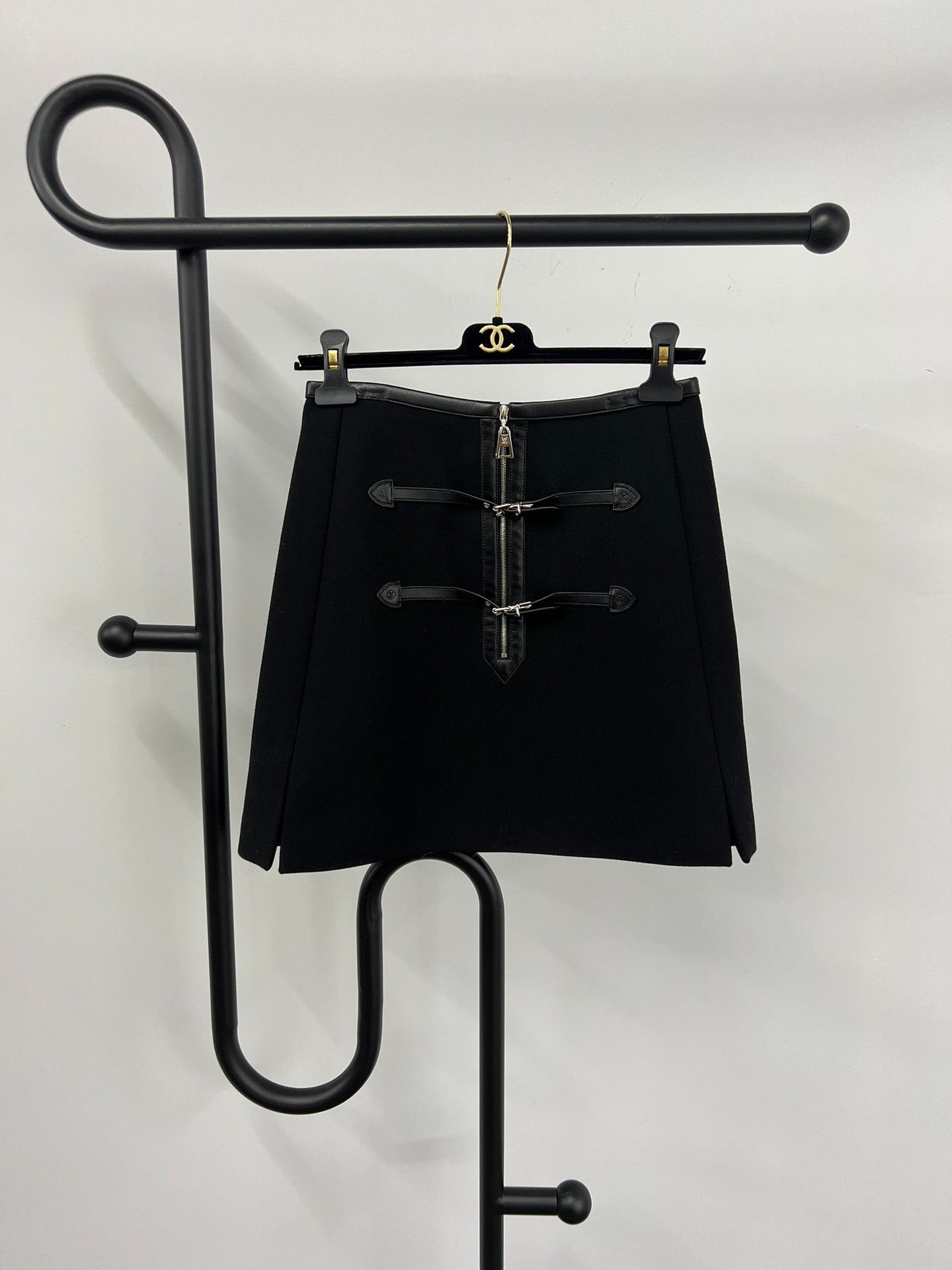 Louis Vuitton LV Black Leather Patchwork Skirt Size 36" / US 14 / IT 50 - 1 Thumbnail