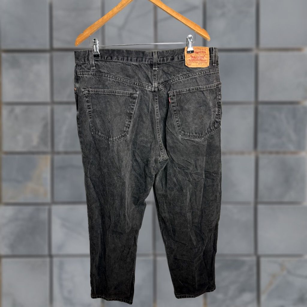 Levi's VINTAGE Levis 550 Jeans Mens Size 36 Black 1999 Denim Relaxed Red Tab 3401 Mens Jeans Black 90s USA Cowboy Leather? Size US 36 / EU 52 - 1 Thumbnail