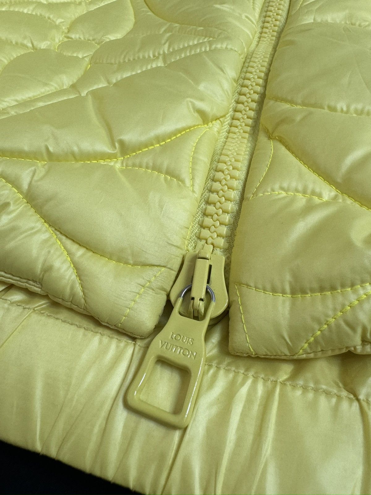Louis Vuitton Louis Vuitton Yellow Flower Monogram Puffer Jacket Size US M / EU 48-50 / 2 - 8 Thumbnail