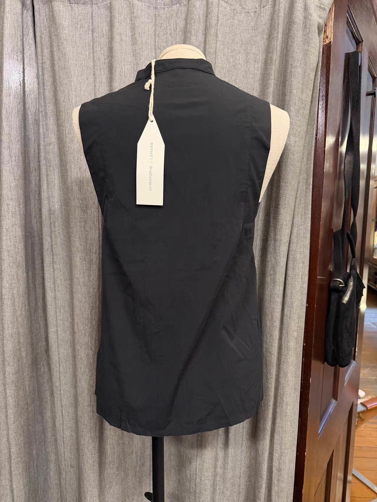 Christophe Lemaire CHRISTOPHE LEMAIRE Early Women's Black Sleeveless Blouse Ｑ25 Size XS / US 0-2 / IT 36-38 - 6 Thumbnail