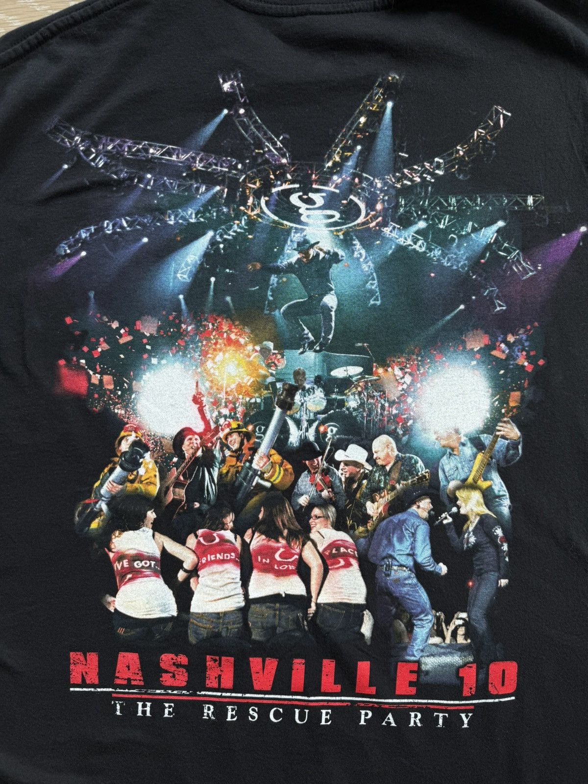 Hanes ‘10 Garth Brooks Nashville Rescue Country Music Shirt Size US L / EU 52-54 / 3 - 3 Thumbnail