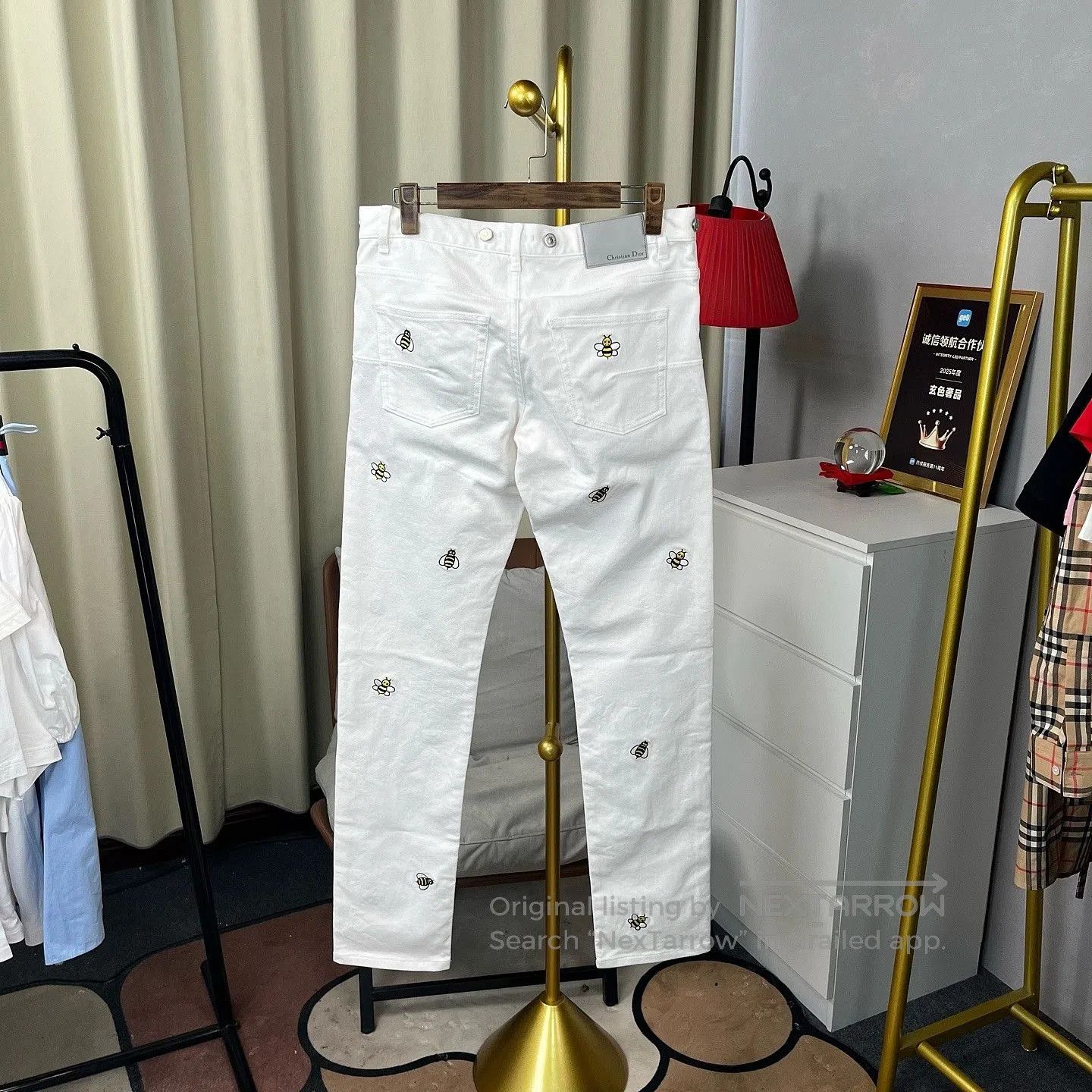 Dior Dior x KAWS Bee Embroidered Jeans Size 31. Size US 31 - 2 Thumbnail
