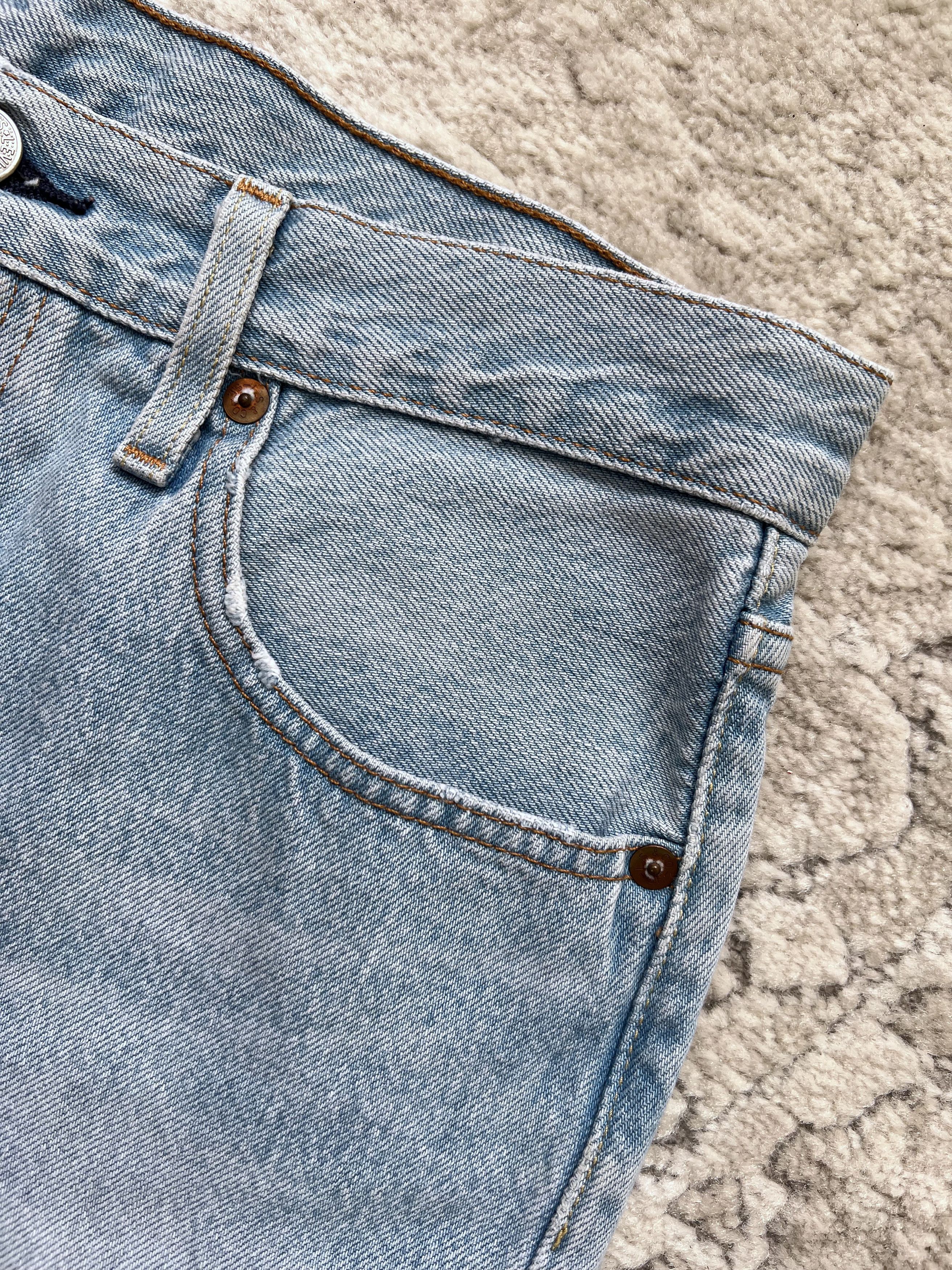 Levi's Levi’s 501 High Rise Cut-Off Women Denim Shorts 30"-31" Size 30" / US 8 / IT 44 - 3 Thumbnail