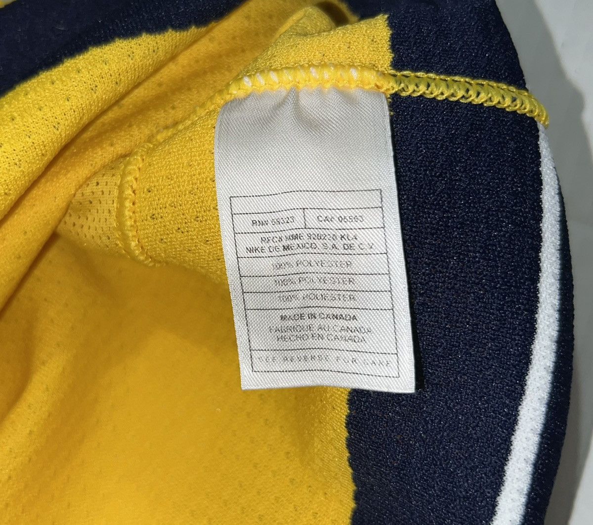 Nike Vintage Nike Michigan Wolverines Hockey Jersey Team Issued Size US XXL / EU 58 / 5 - 11 Thumbnail