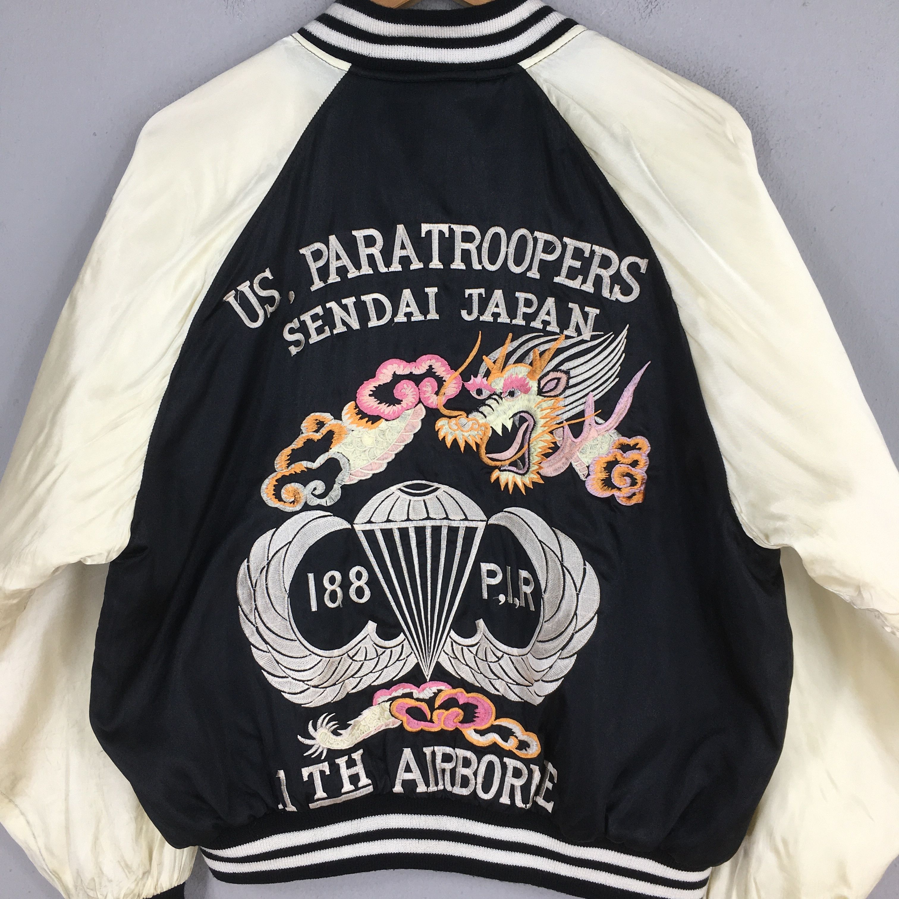 Japanese Brand Vintage 1980s Sukajan Japan Dragon Souvenir Jacket M Size US M / EU 48-50 / 2 - 8 Thumbnail
