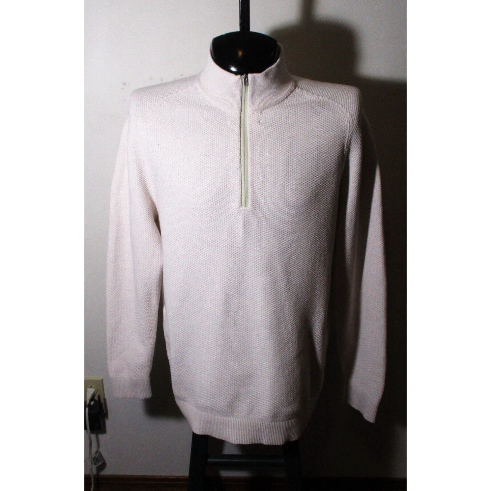 image of Men's Lululemon Beige Textured 1/2 Zip Jersey Sweatshirt Size XL in White