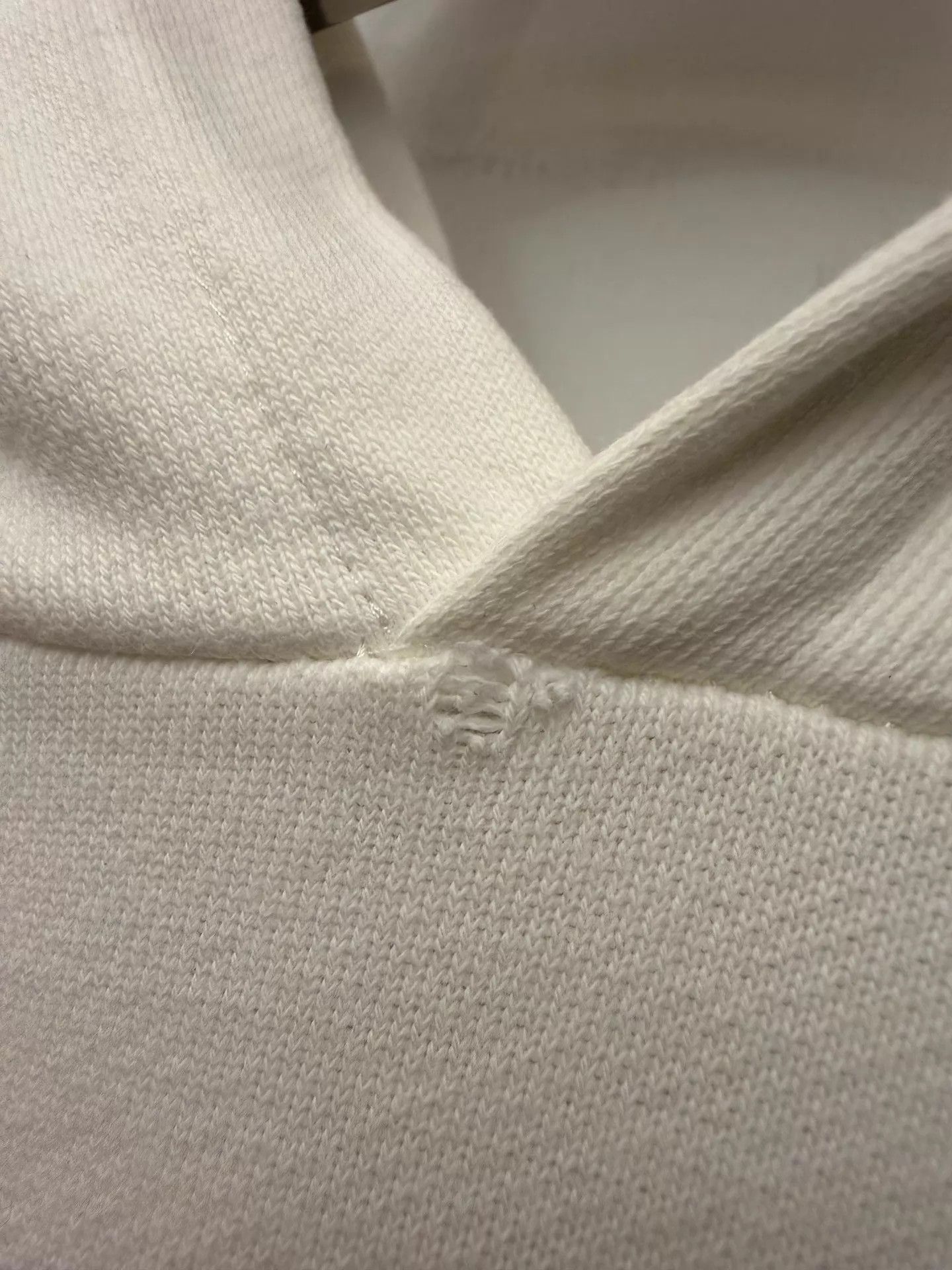 Louis Vuitton Louis Vuitton Solid Manual Sweatshirt L Neck Flaw Size US L / EU 52-54 / 3 - 2 Thumbnail