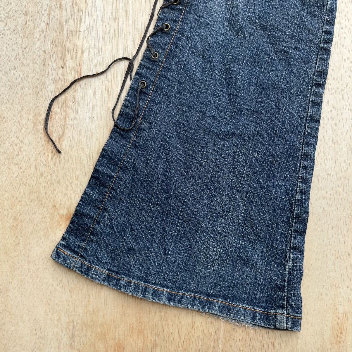 Tornado Mart PLAYCHESS JAPANESE BRAND LACE UP Y2K VINTAGE FLARED DENIM Size 30" / US 8 / IT 44 - 4 Thumbnail