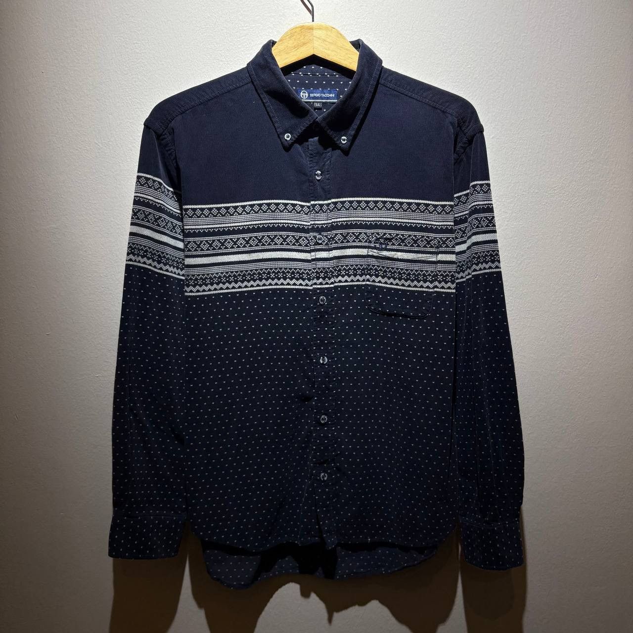Sergio Tacchini Sergio Tacchini Navy Aztec Pattern Longsleeve Corduroy Shirt Size US XL / EU 56 / 4 - 1 Thumbnail