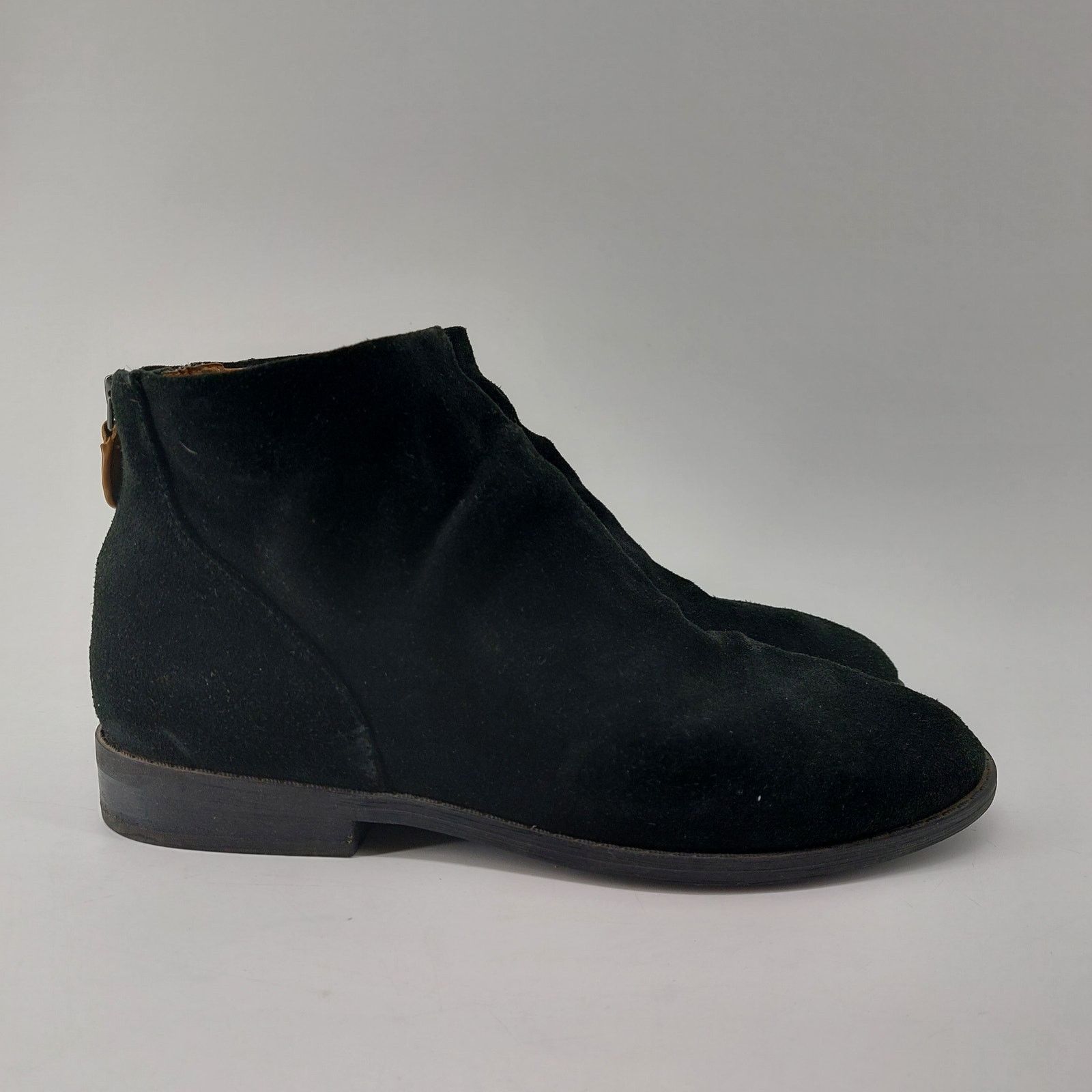 Kenneth Cole Gentle Souls By Kenneth Cole Emma 7.5M Black Suede Ankle Size US 7.5 / IT 37.5 - 2 Thumbnail