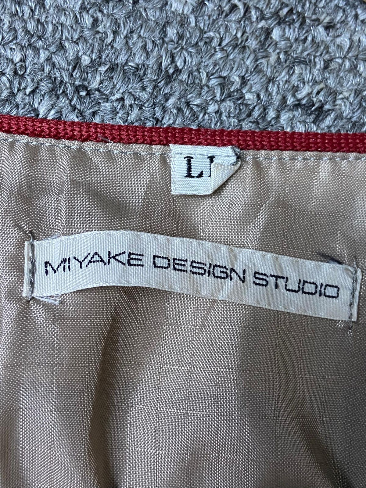 Issey Miyake × Japanese Brand × Vintage Vintage Issey Miyake Design Studio Sony Vests (118) Size US L / EU 52-54 / 3 - 8 Thumbnail