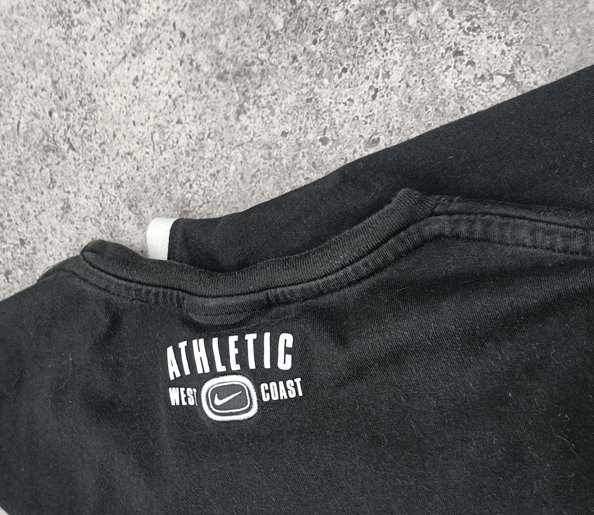 Vintage Vintage 00s Nike Big Logo washed tank top y2k hype og Size US M / EU 48-50 / 2 - 4 Thumbnail