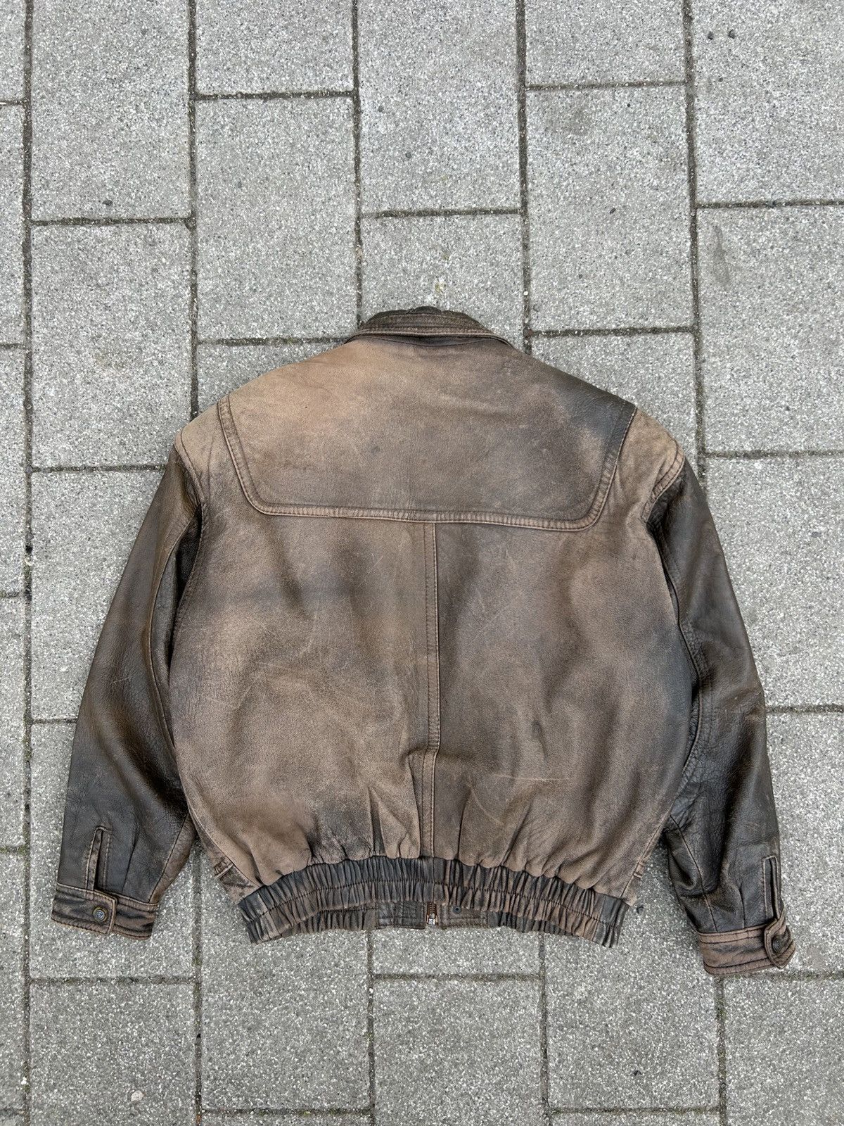 Vintage Vintage 1990s Gino Bertoni Distressed brown Leather Bomber Size US L / EU 52-54 / 3 - 15 Thumbnail