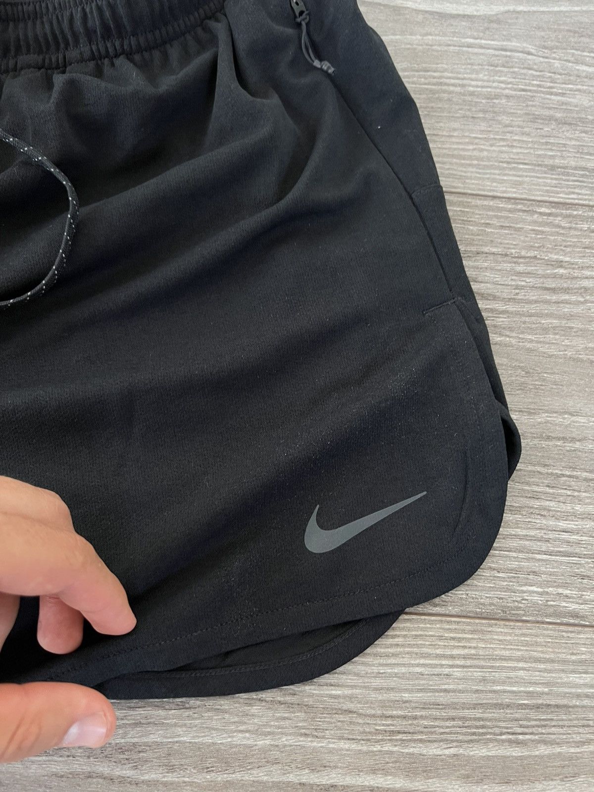 Nike Nike Running Division Reflective Swoosh Dri-Fit ADV 4 Shorts Size US 32 / EU 48 - 5 Thumbnail