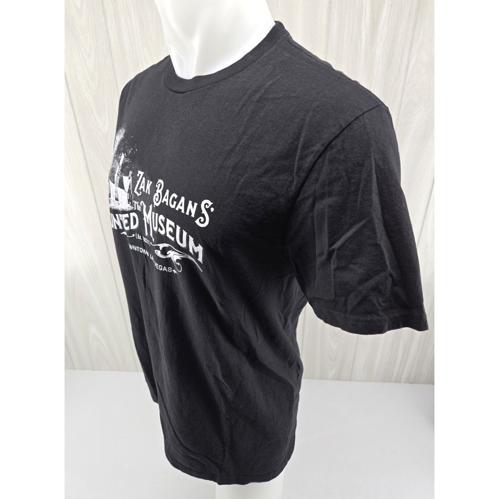 Vintage Zak Bagans Haunted Museum Las Vegas Black Large T-shirt Ghost Adventures Men XL Size US L / EU 52-54 / 3 - 5 Thumbnail