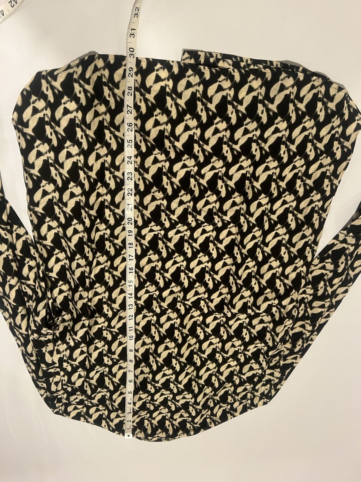 Saint Laurent Paris Saint Laurent men’s viscose shirt. 39/15.5. $1350 Size US M / EU 48-50 / 2 - 8 Thumbnail
