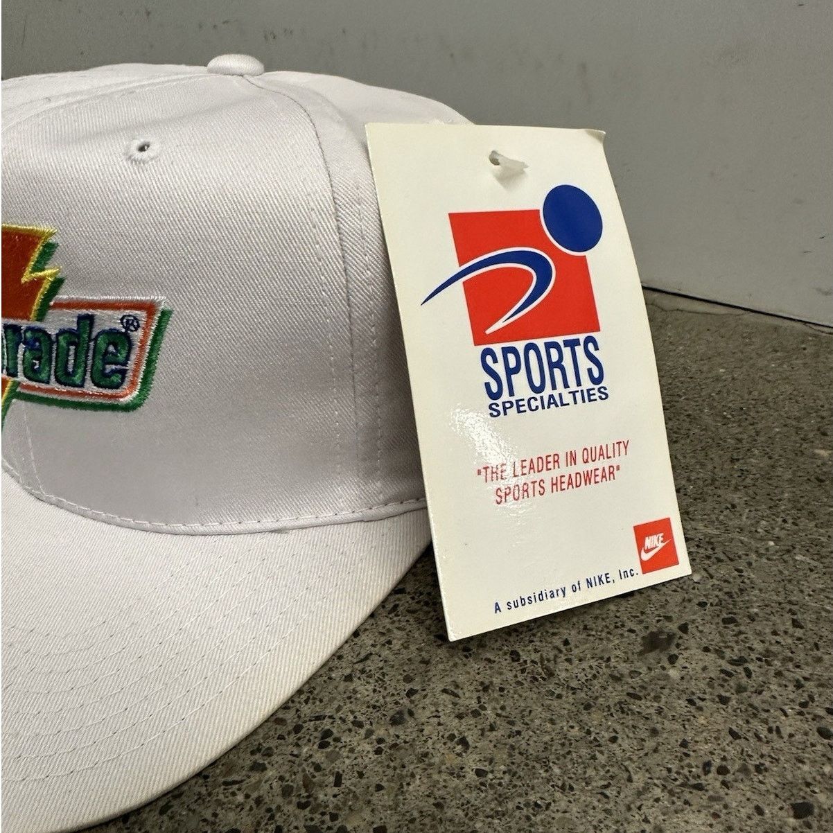 Gatorade × Sports Specialties × Vintage Vintage Nike 90s Sports Specialties Gatorade Snapback Hat Size ONE SIZE - 2 Thumbnail
