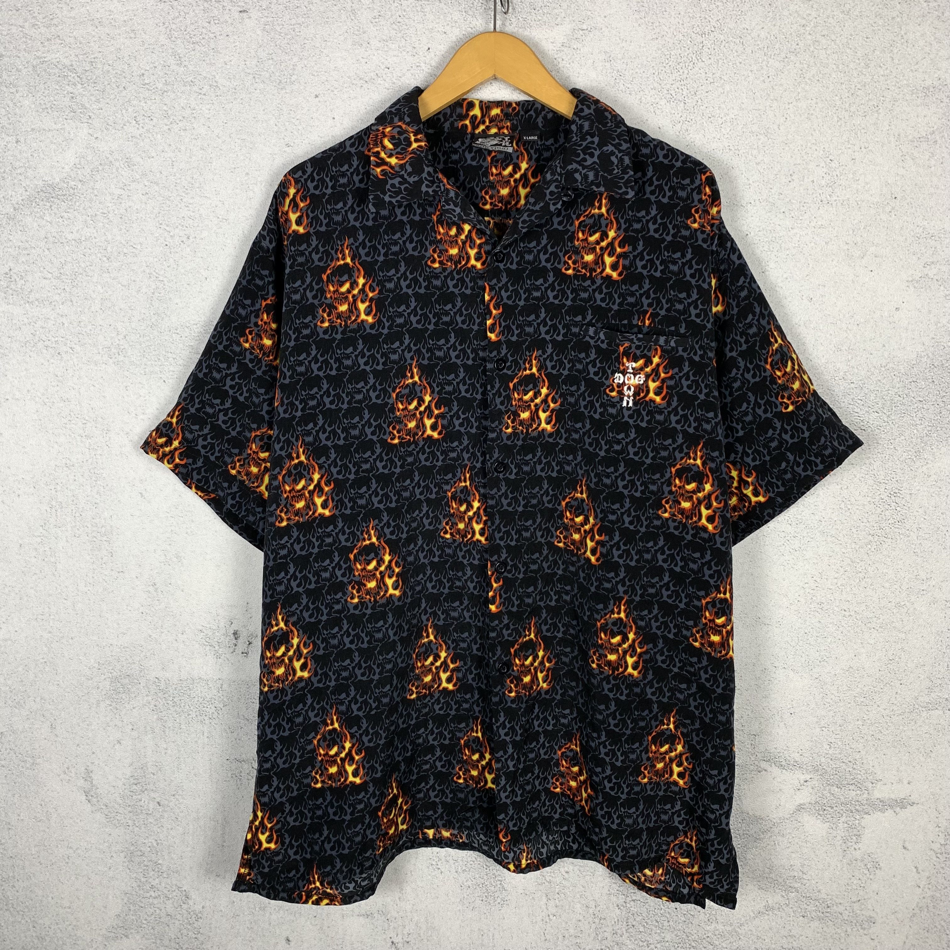 Dogtown Vintage Dogtown Fire Flame Skull Shirt Button Up Size US XL / EU 56 / 4 - 1 Thumbnail