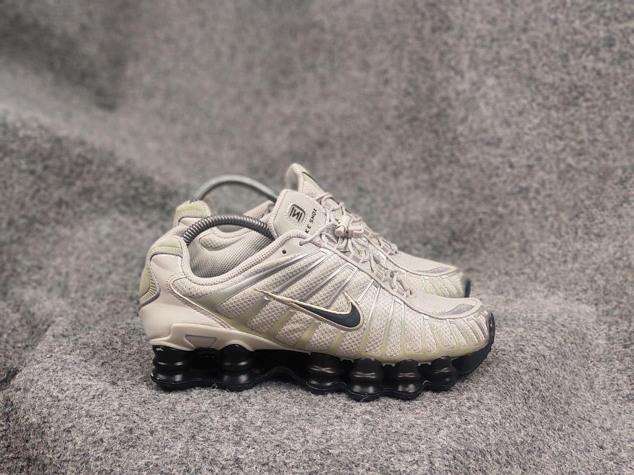 Nike Nike Shox TL Light Bone Off Noir-Olive Sneakers Vintage Y2K Size US 7.5 / IT 37.5 - 6 Thumbnail