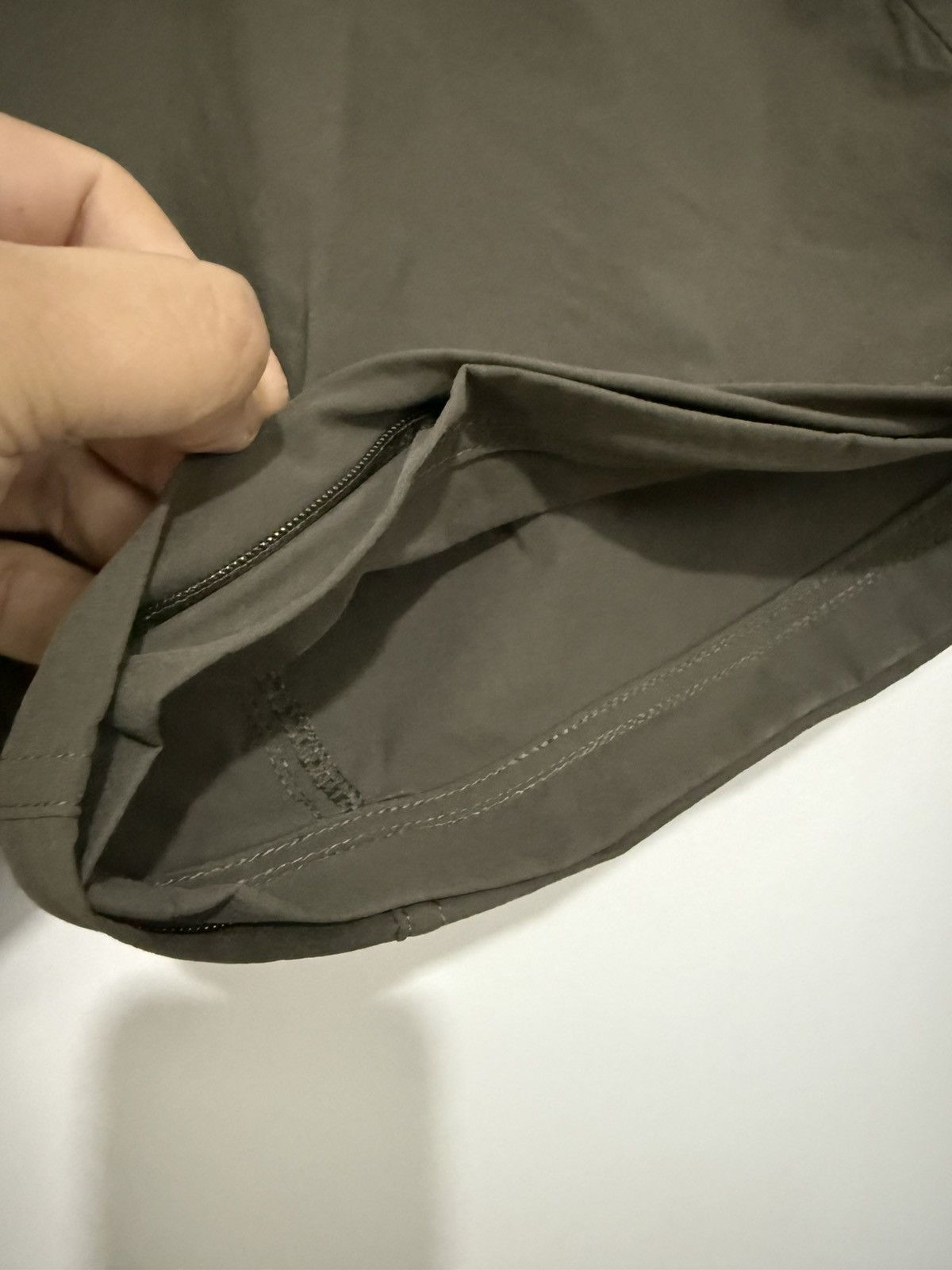 Mountain Hardwear Mountain Hardwear Basin Trek Convertible Pants Size US 34 / EU 50 - 11 Thumbnail