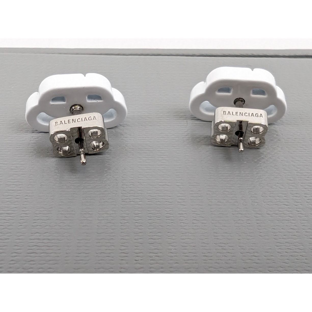 Balenciaga o1rshd1 Q:2 / Size: OS / BB Stud Earrings in White Size ONE SIZE - 6 Thumbnail