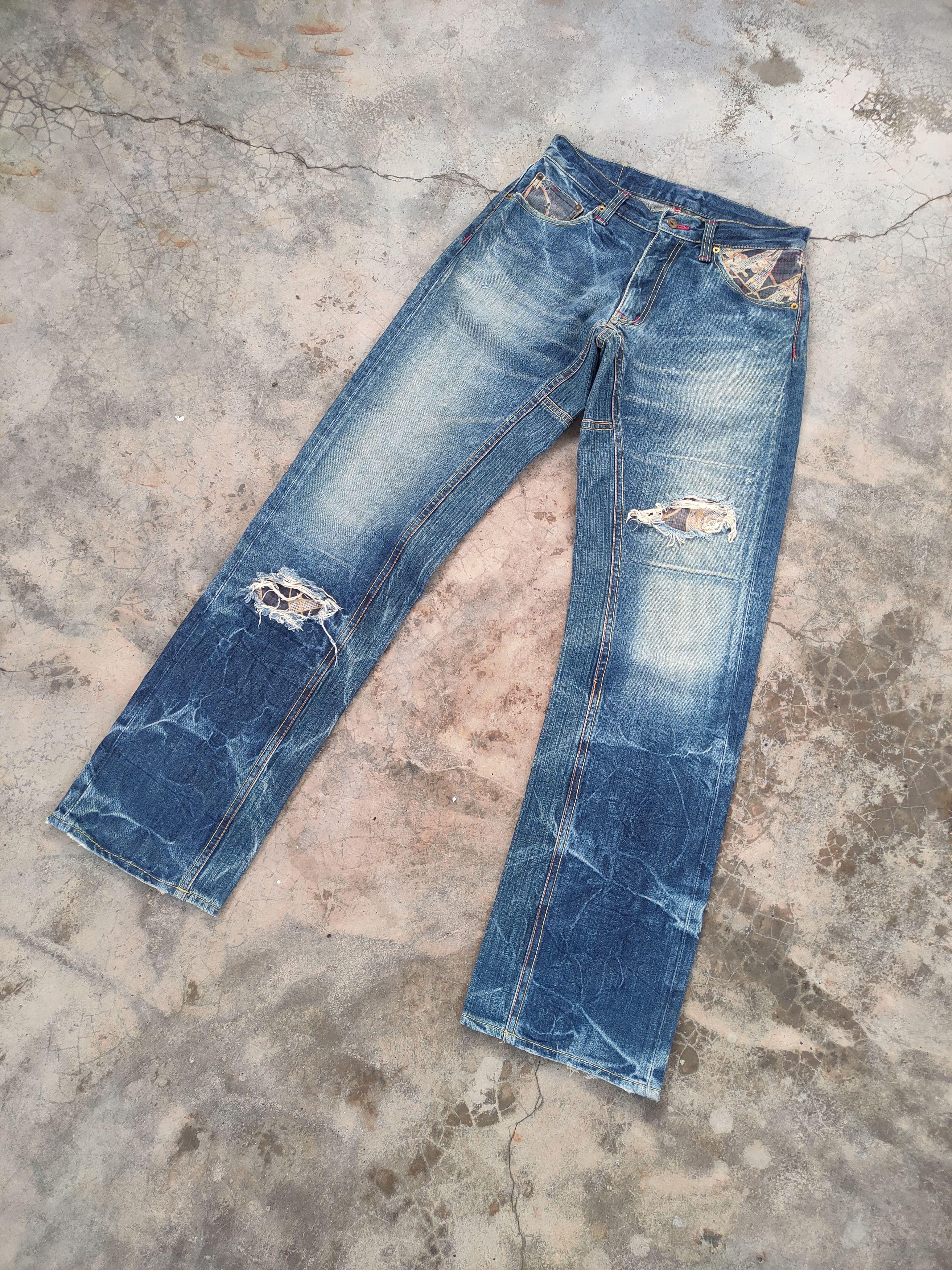 Japanese Brand VINTAGE ETERNAL FADED MUD WASHER RIPPED JEAN DENIM PANTS Size US 30 / EU 46 - 2 Thumbnail