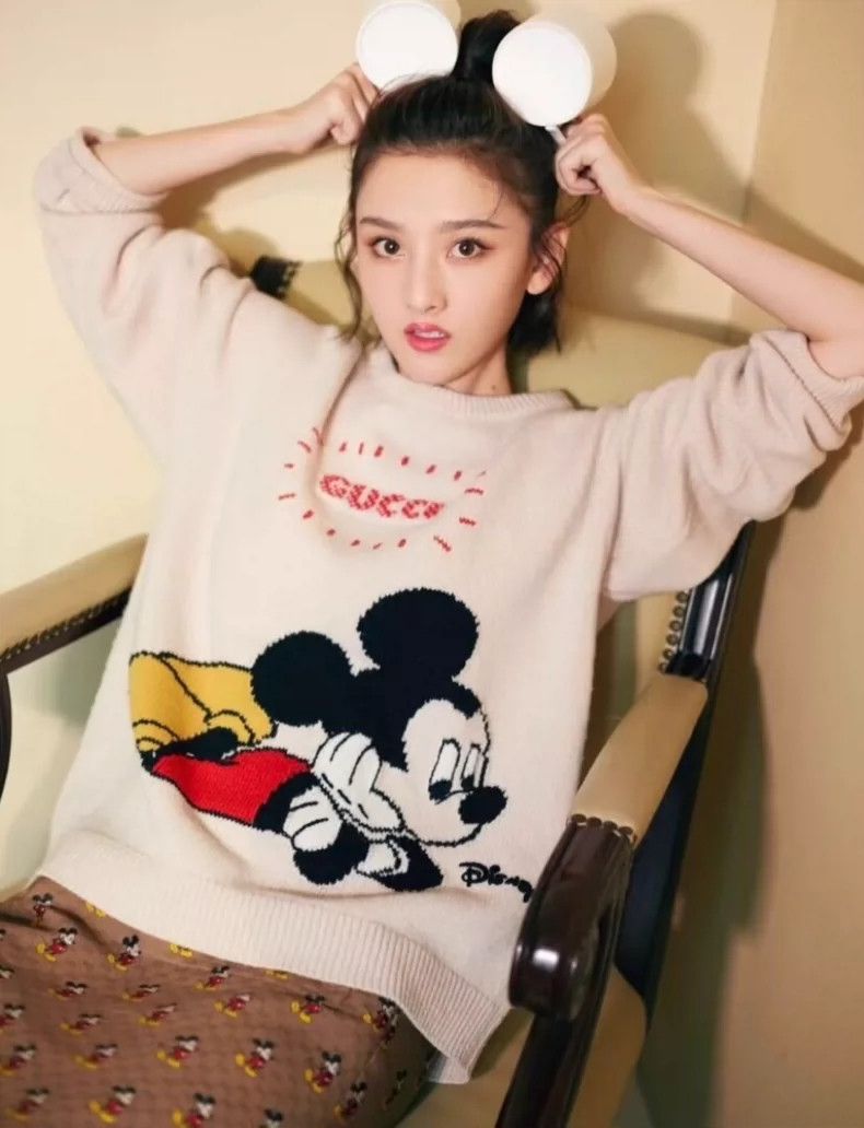 Gucci Gucci Beige pink Mickey Mouse inlaid wool round-neck long-s Size L / US 10 / IT 46 - 9 Thumbnail