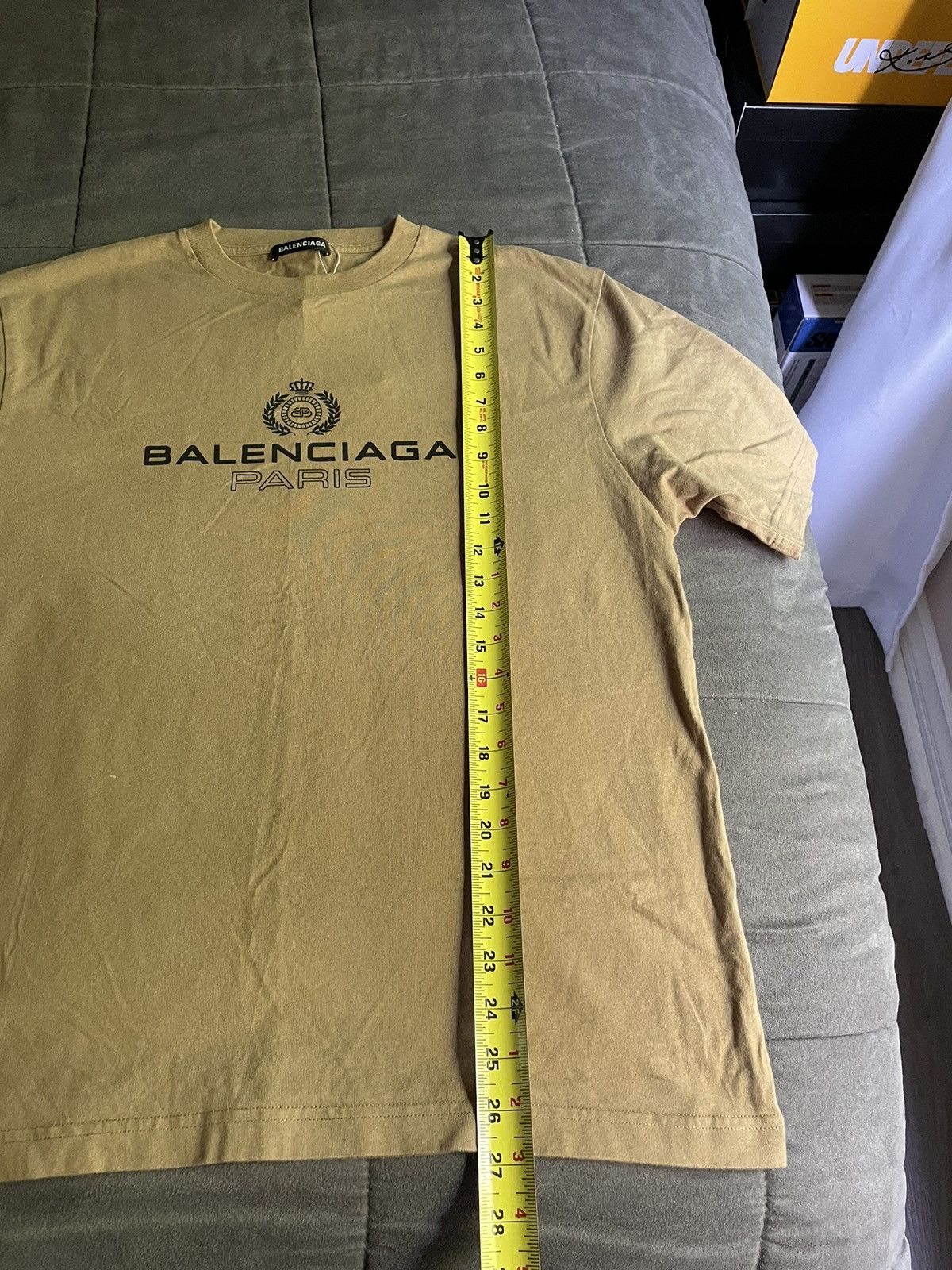 Balenciaga Balenciaga Beige Crest Logo T Shirt Size US S / EU 44-46 / 1 - 4 Thumbnail
