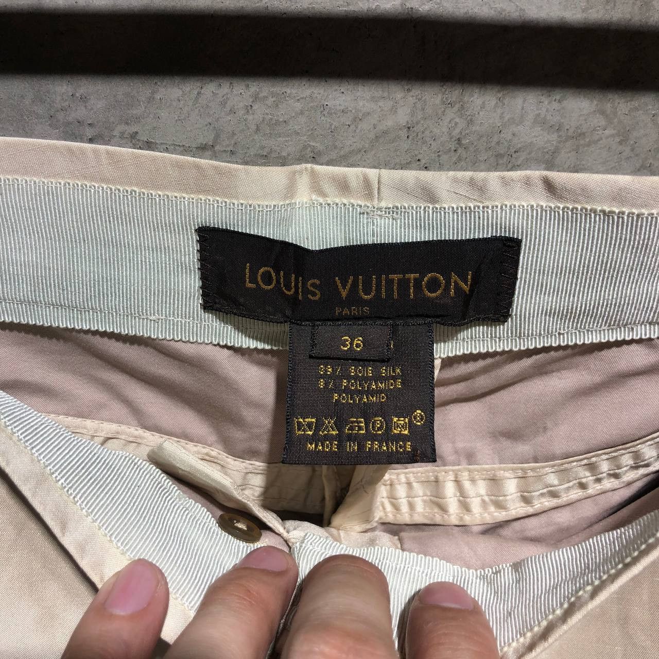 Louis Vuitton Louis Vuitton Casual Silk Trousers Size 26" / US 2 / IT 38 - 13 Thumbnail