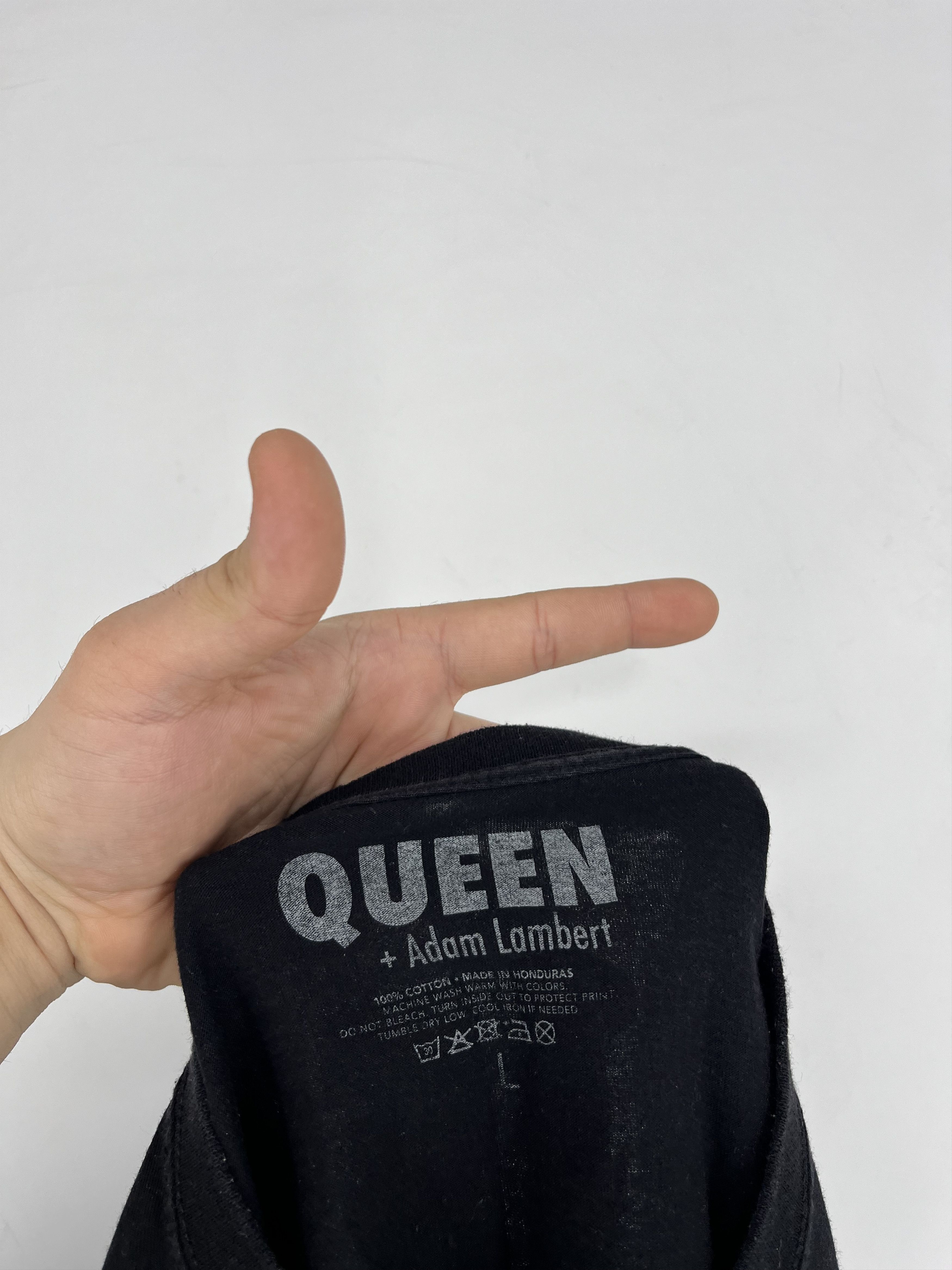 Band Tees × Vintage Vtg Queen + Adam Lambert Live in Concert Tee Punk Rock Band Size US L / EU 52-54 / 3 - 10 Thumbnail