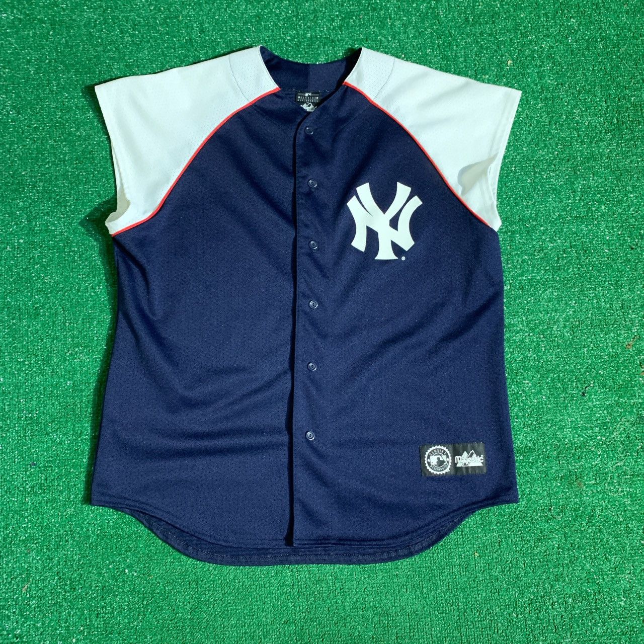 Majestic × New York Yankees × Vintage Vintage Majestic New York Yankees Sleeveless Jersey Size XL Size US XL / EU 56 / 4 - 1 Thumbnail