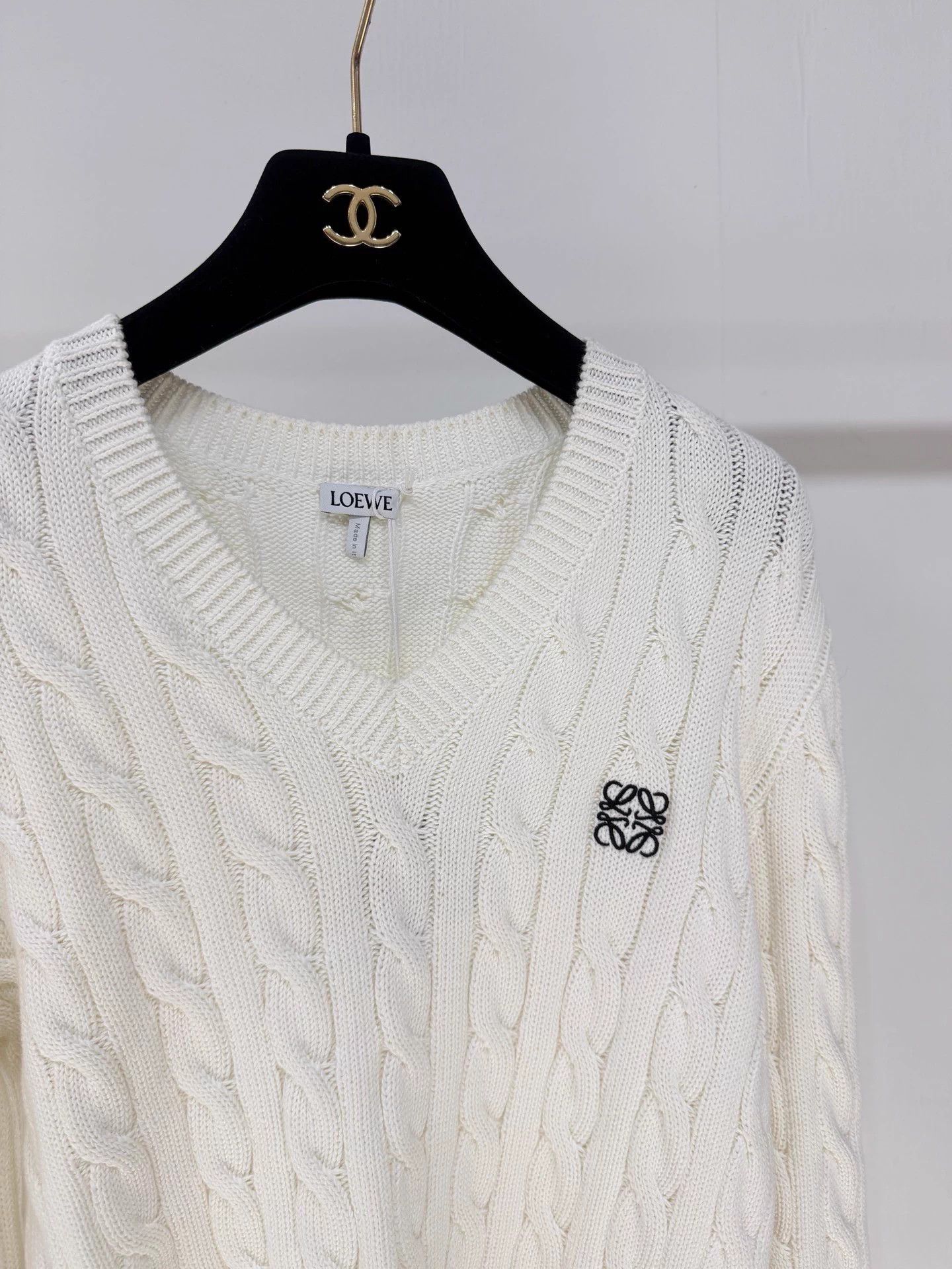 Loewe Loewe Classic Cable Knit V-Neck Sweater L 99N Size L / US 10 / IT 46 - 2 Thumbnail