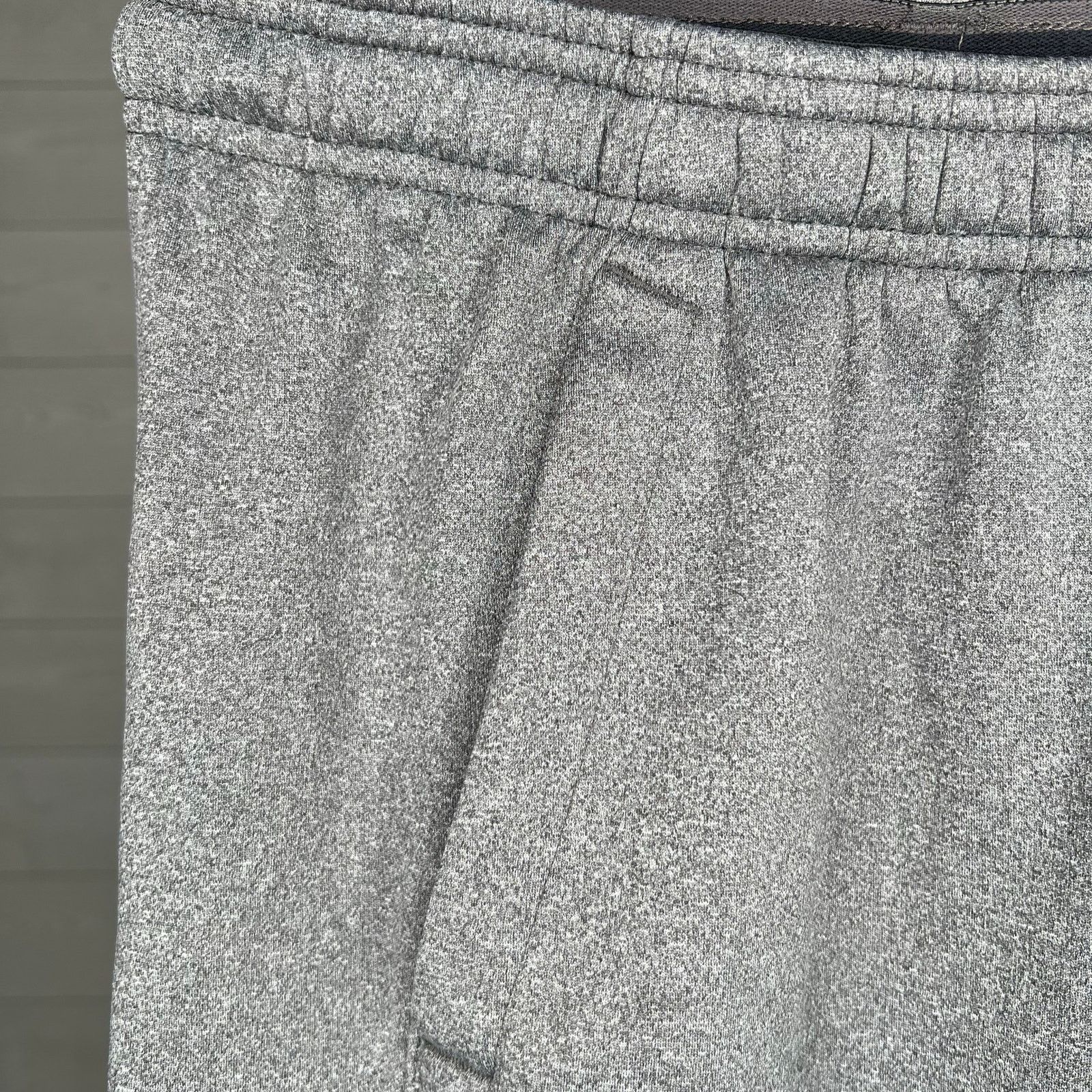 Under Armour Under Armour men’s gray Loose Coldgear joggers size Large Size US 30 / EU 46 - 3 Thumbnail