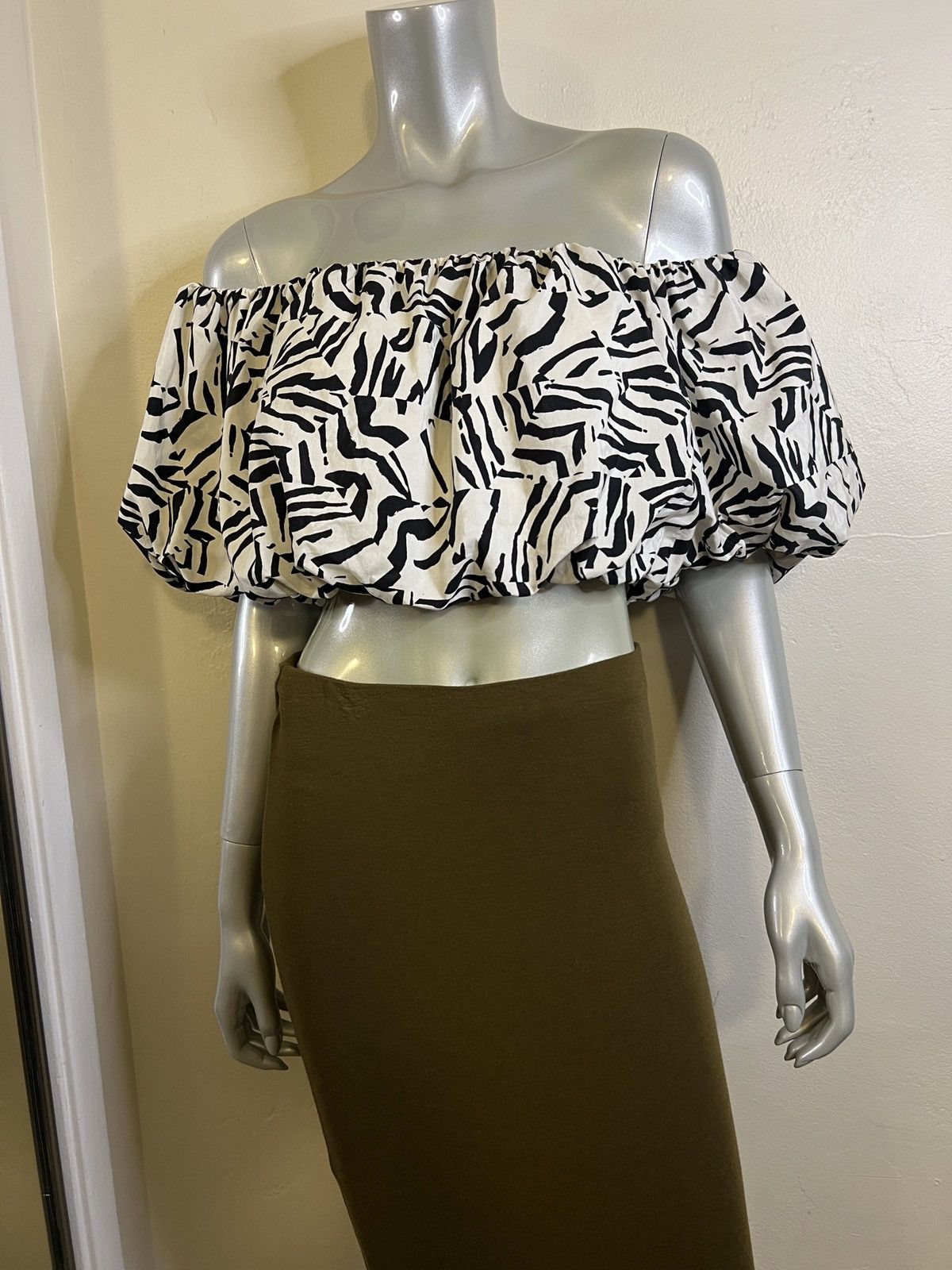 Other One Shoulder Puffy Floral Crop top Size M / US 6-8 / IT 42-44 - 1 Thumbnail