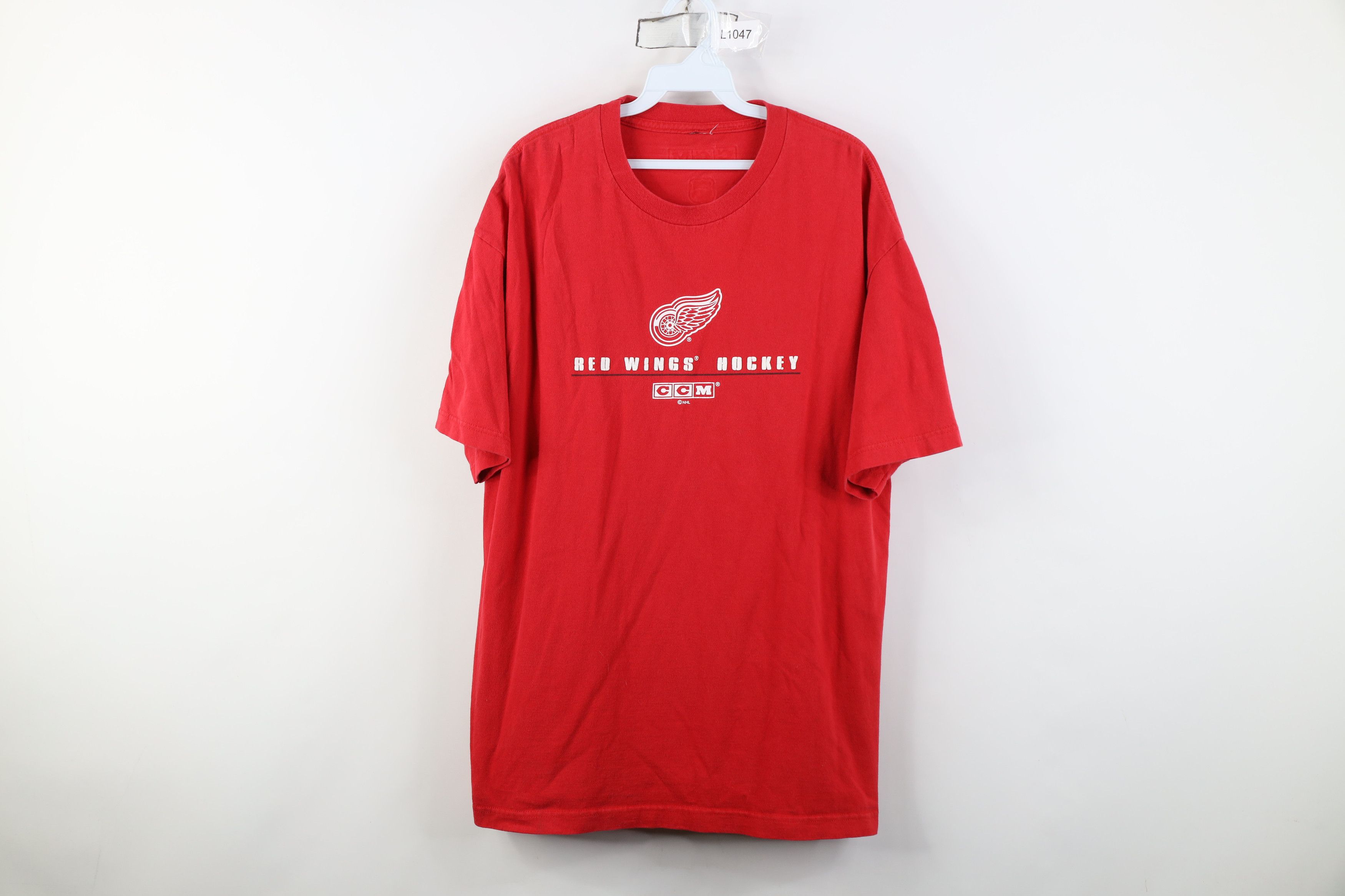 Ccm Vintage 90s CCM Spell Detroit Red Wings Hockey T-Shirt Red Size US XL / EU 56 / 4 - 1 Thumbnail