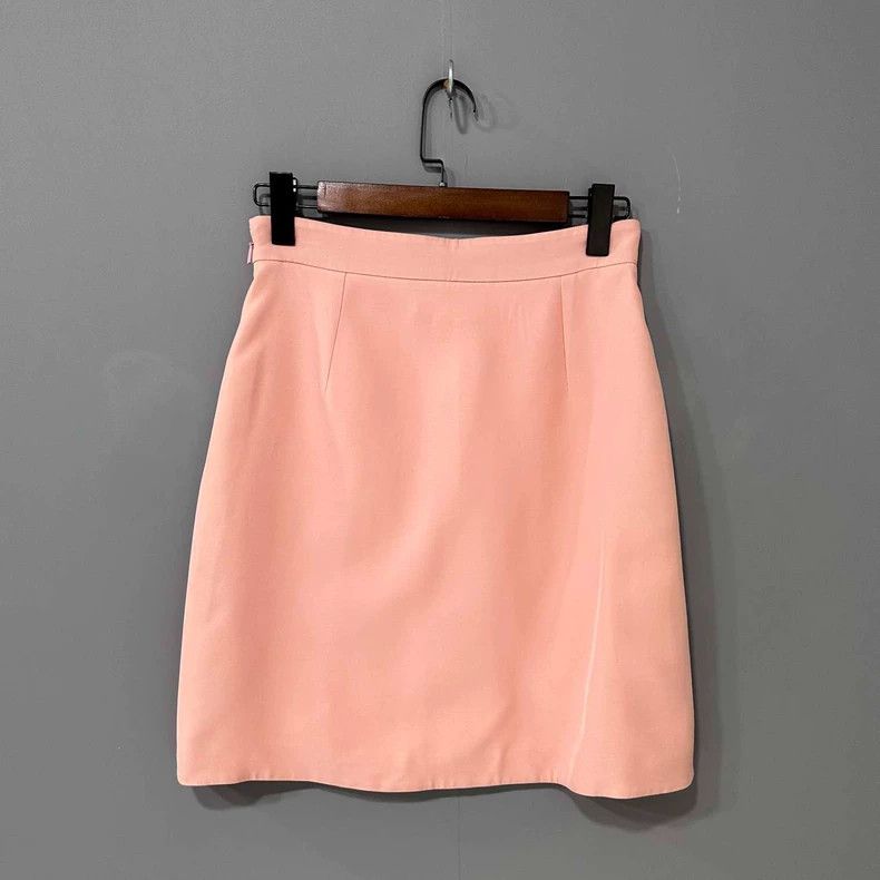 Gucci Gucci Pure color pearl buckle skirt 2506-Nextarrow Size 27" / US 4 / IT 40 - 4 Thumbnail
