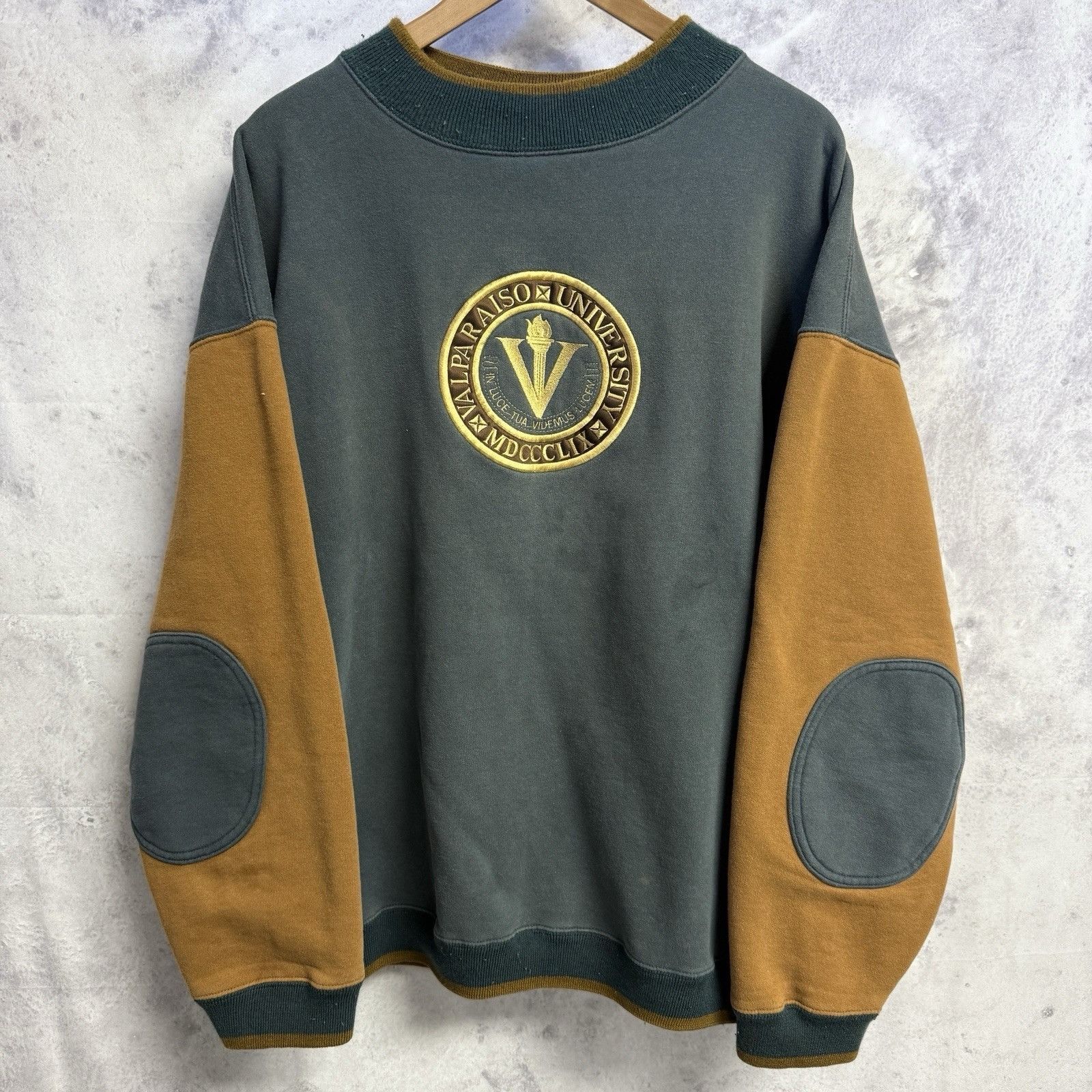 Vintage Vintage Valparaiso University Sweatshirt Mens XL Green Embro Size US XL / EU 56 / 4 - 1 Thumbnail