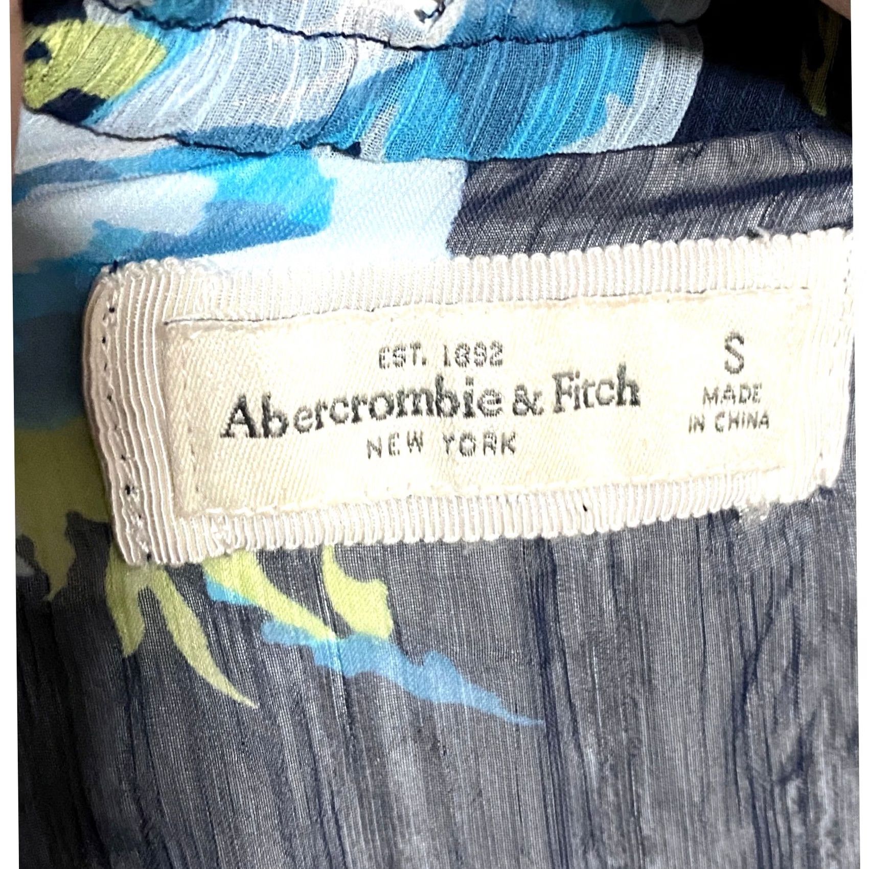 Abercrombie & Fitch Abercrombie Floral Sheer Blouse S Women Blouse Boho Chic Ruffles Y2K Bohemian Coquette 90s Spring Summer Fall Winter, Floral, Blue, XS? Size S / US 4 / IT 40 - 5 Thumbnail