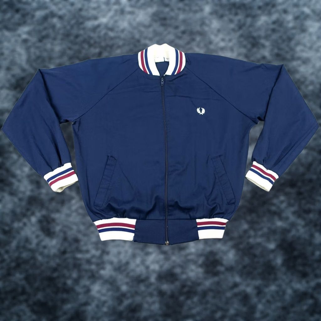 Fred Perry VINTAGE Fred Perry Track Jacket Mens Large Blue Full Zip Bomber Coach Crest 80s Size US L / EU 52-54 / 3 - 1 Thumbnail