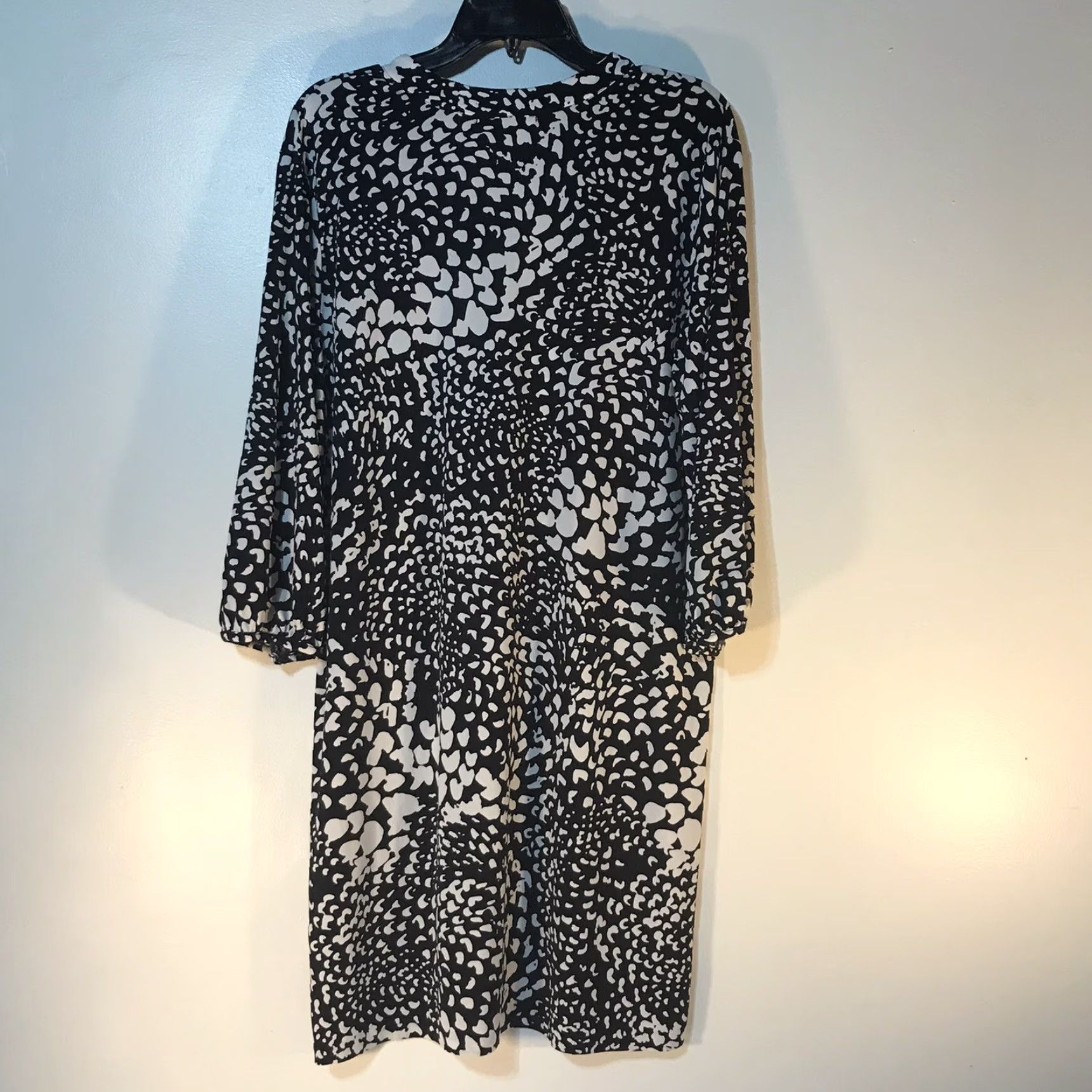 Banana Republic Banana Republic 3/4 Sleeve Midi Dress Womens Size L Black/White Geometric Blouson Size L / US 10 / IT 46 - 3 Thumbnail