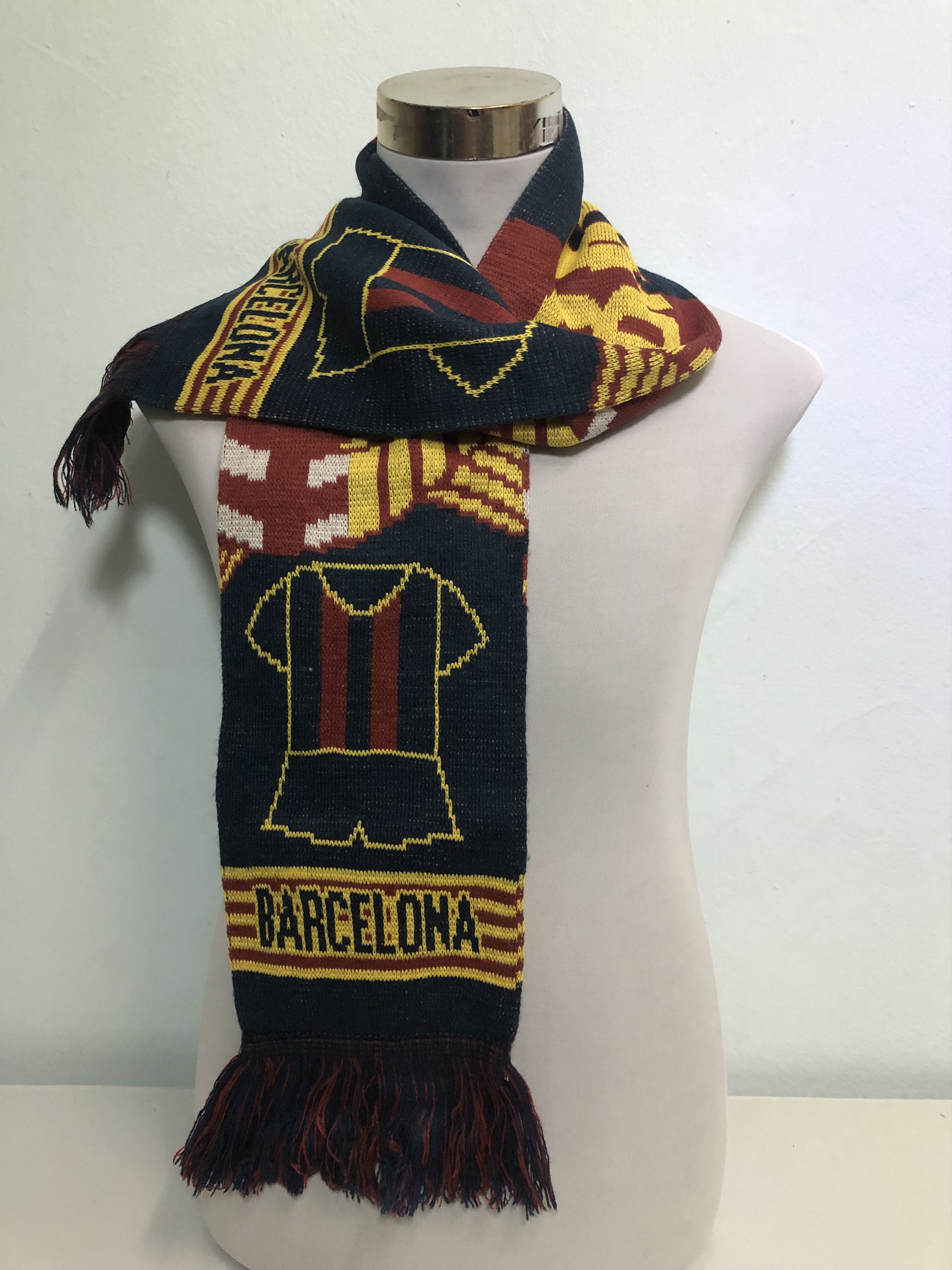 【vintage FC Barcelona football scarf】 Official Vintage Football Scarf F.C Barcelona L Player