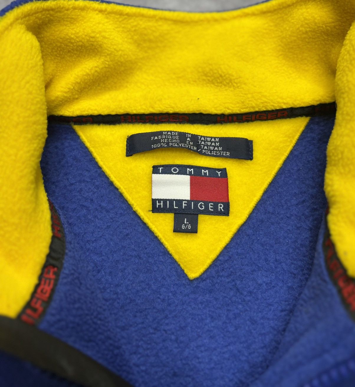 Tommy Hilfiger 90’s Vintage Tommy Hilfiger Polartech Spell-Out Fleece Size US L / EU 52-54 / 3 - 2 Thumbnail