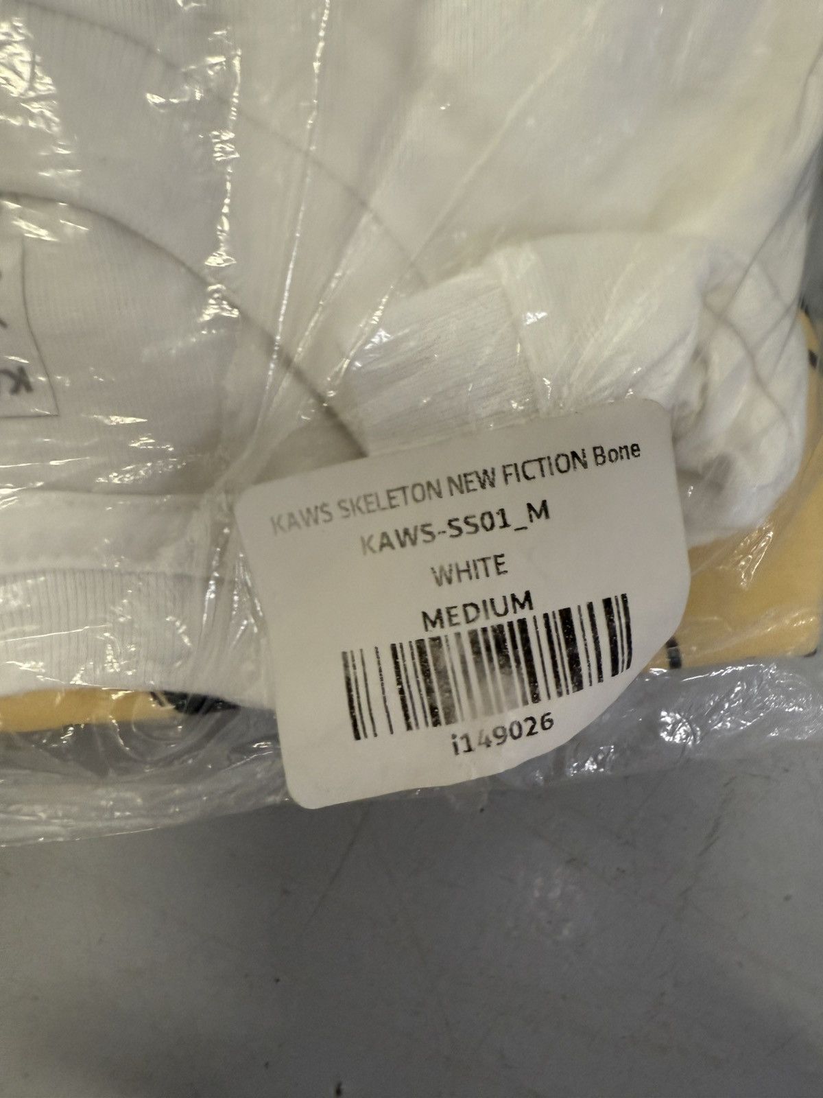 Kaws Kaws x Uniqlo Size US M / EU 48-50 / 2 - 3 Thumbnail